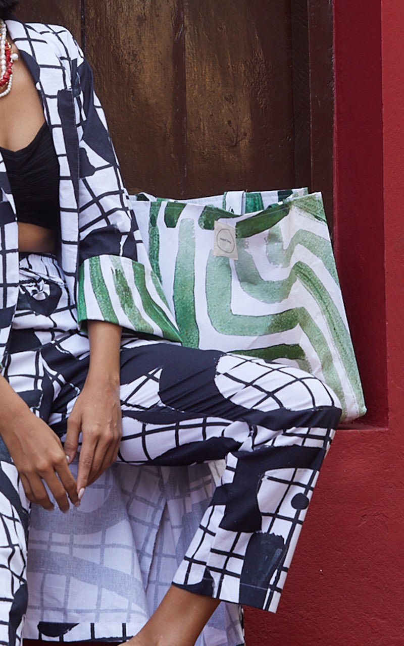 Zanzibar Large Tote in Abstract Green Print - CiceroniHappi Space