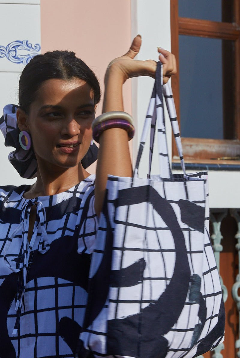 Zanzibar Large Tote in Yin Yang Print - CiceroniHappi Space