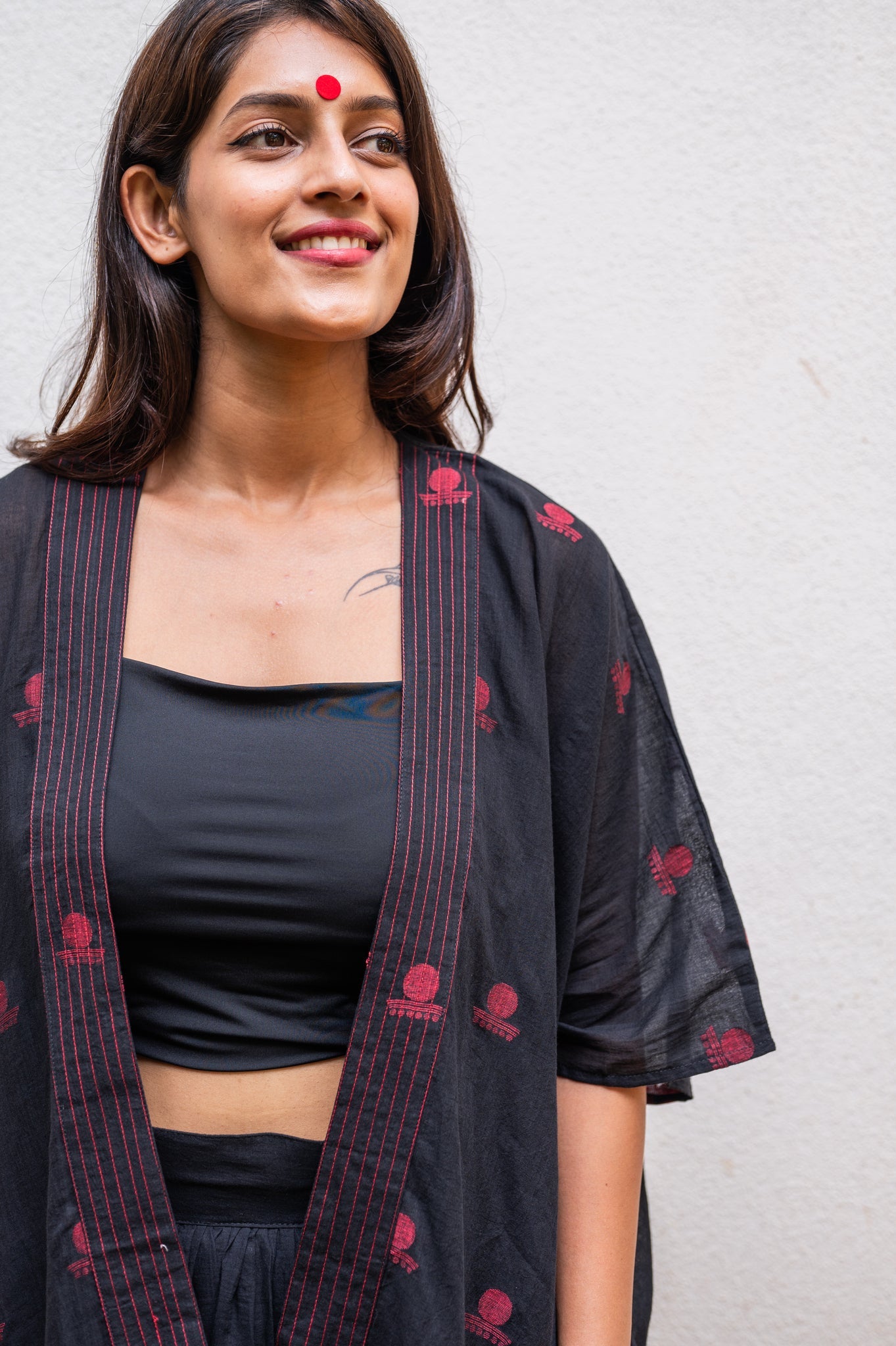 Aastey Black Jamdani Jacket - CiceroniJacketsPrathaa