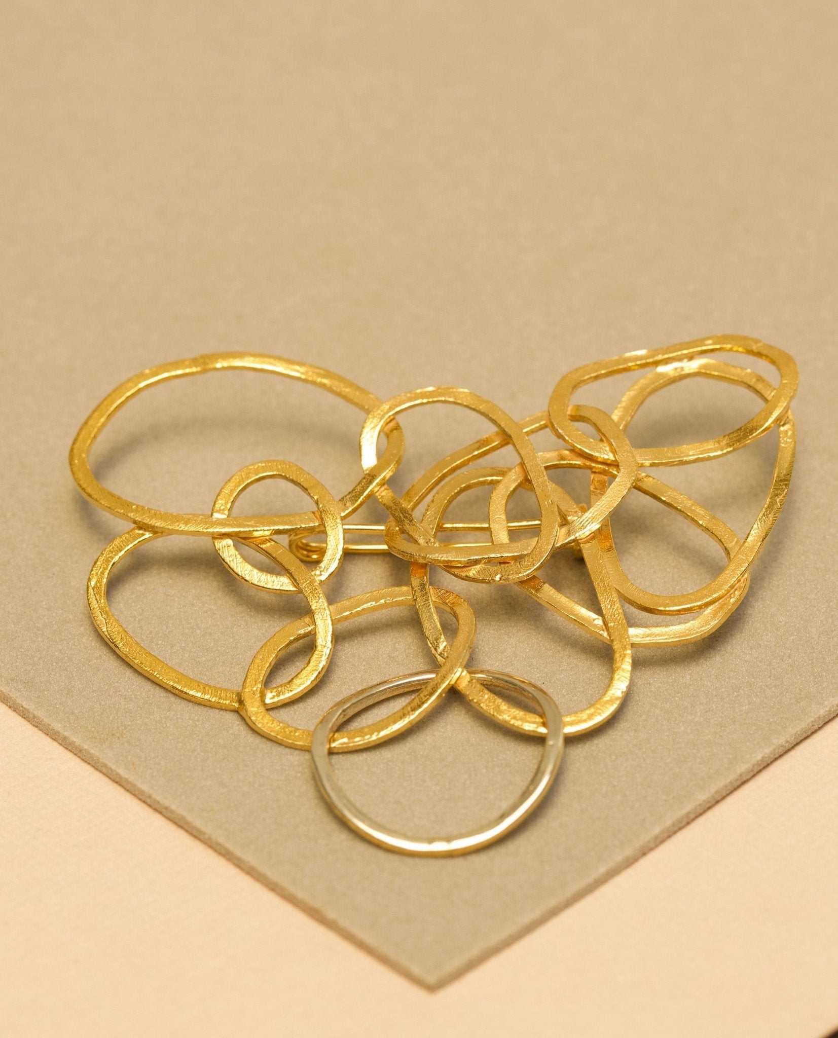 Abstract Brooch - CiceroniBroochMerald Curio