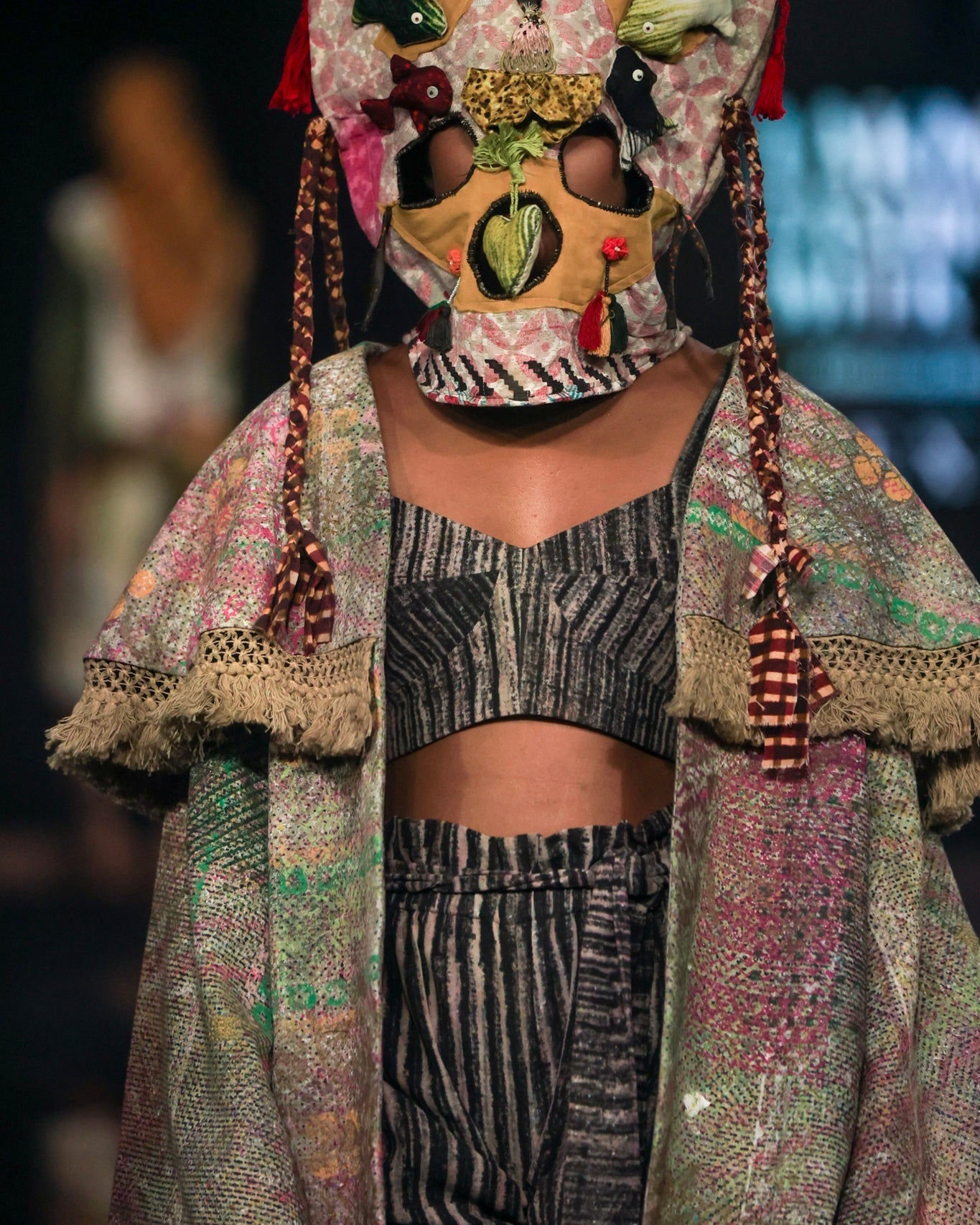 Achadda Cape Overlay - CiceroniJacketsTil