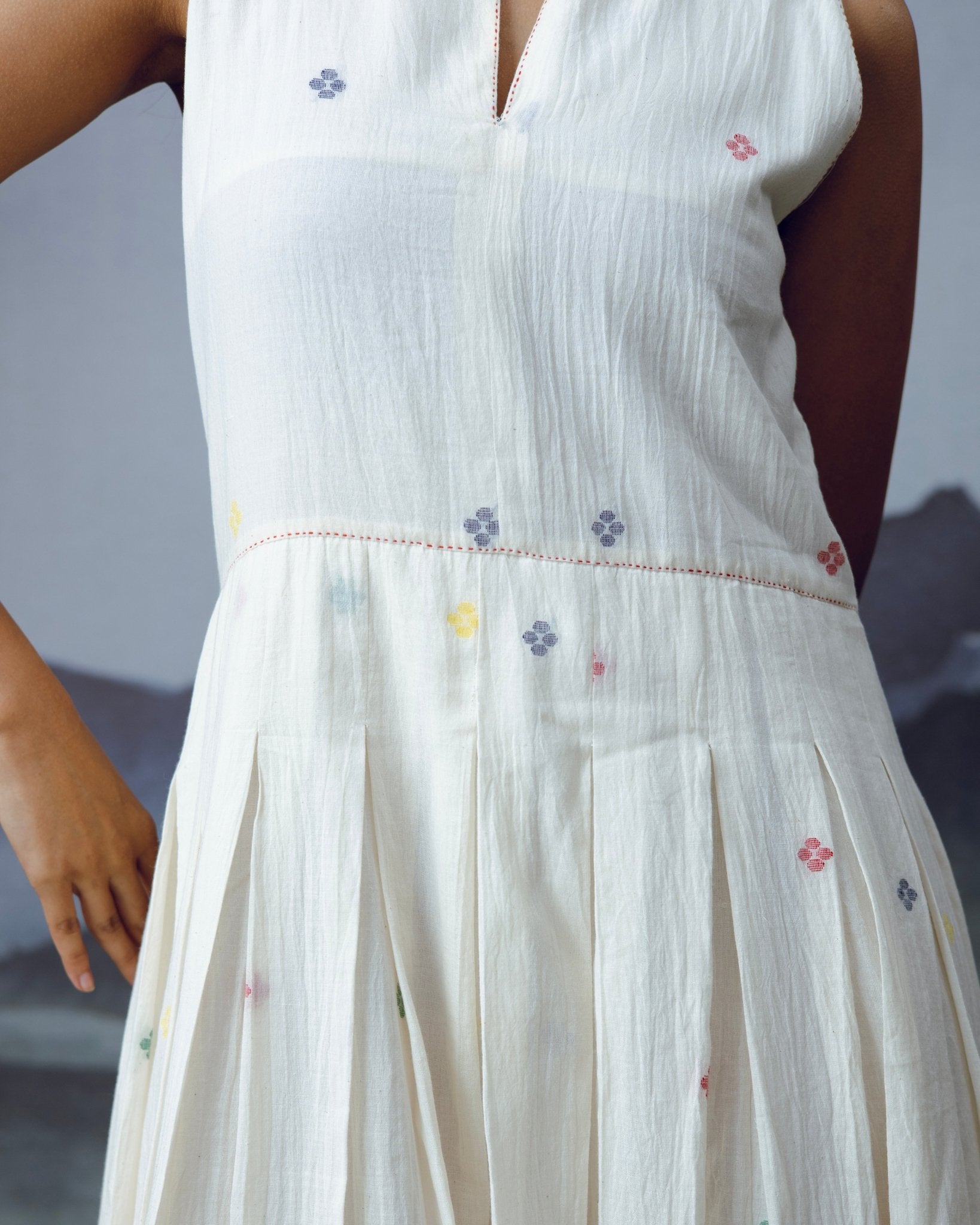 Ambar Sleeveless Box Pleat Dress - CiceroniDressesGulmohar Calcutta