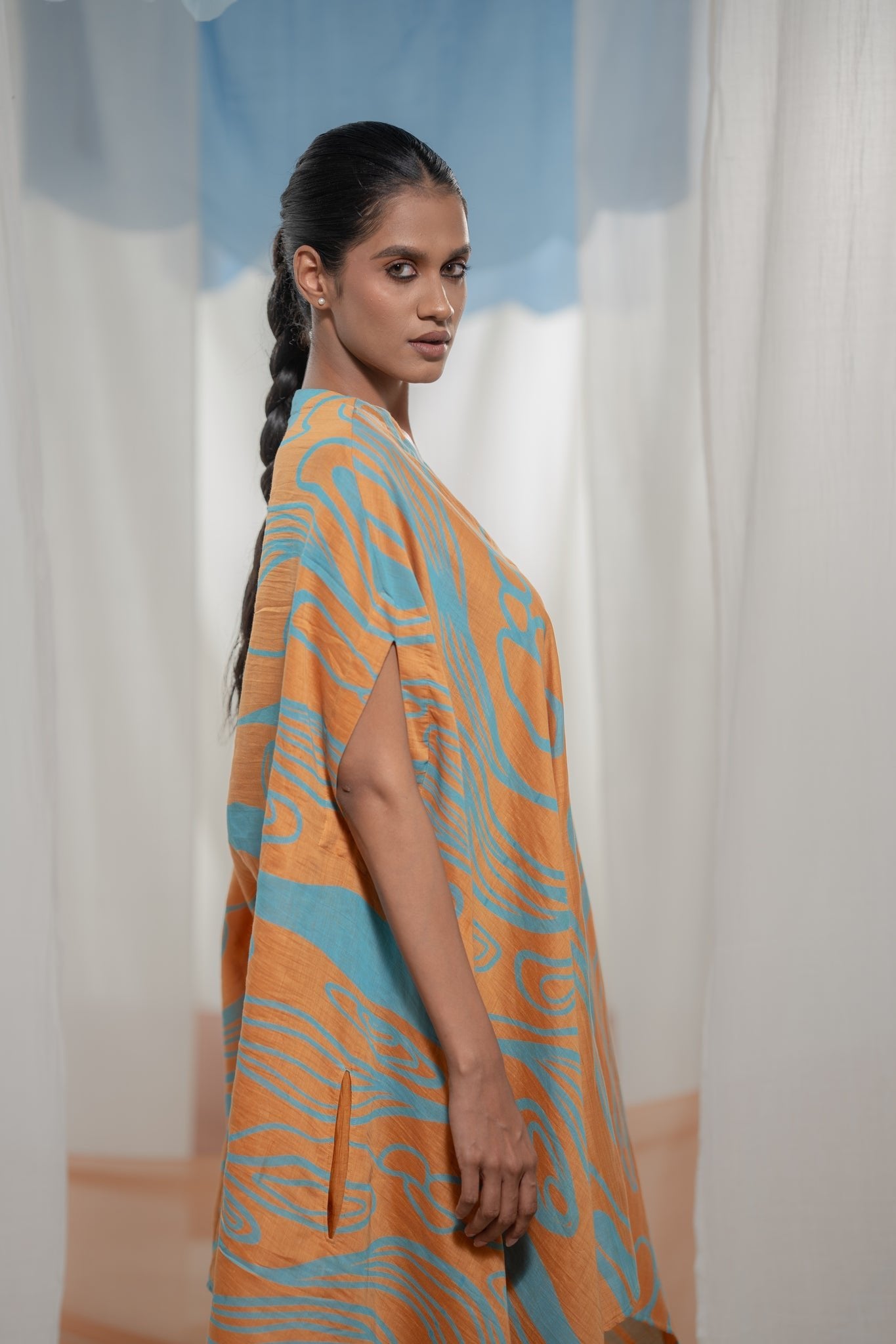 Amber Flow Poncho - CiceroniDressesAmoda - Essence Of India