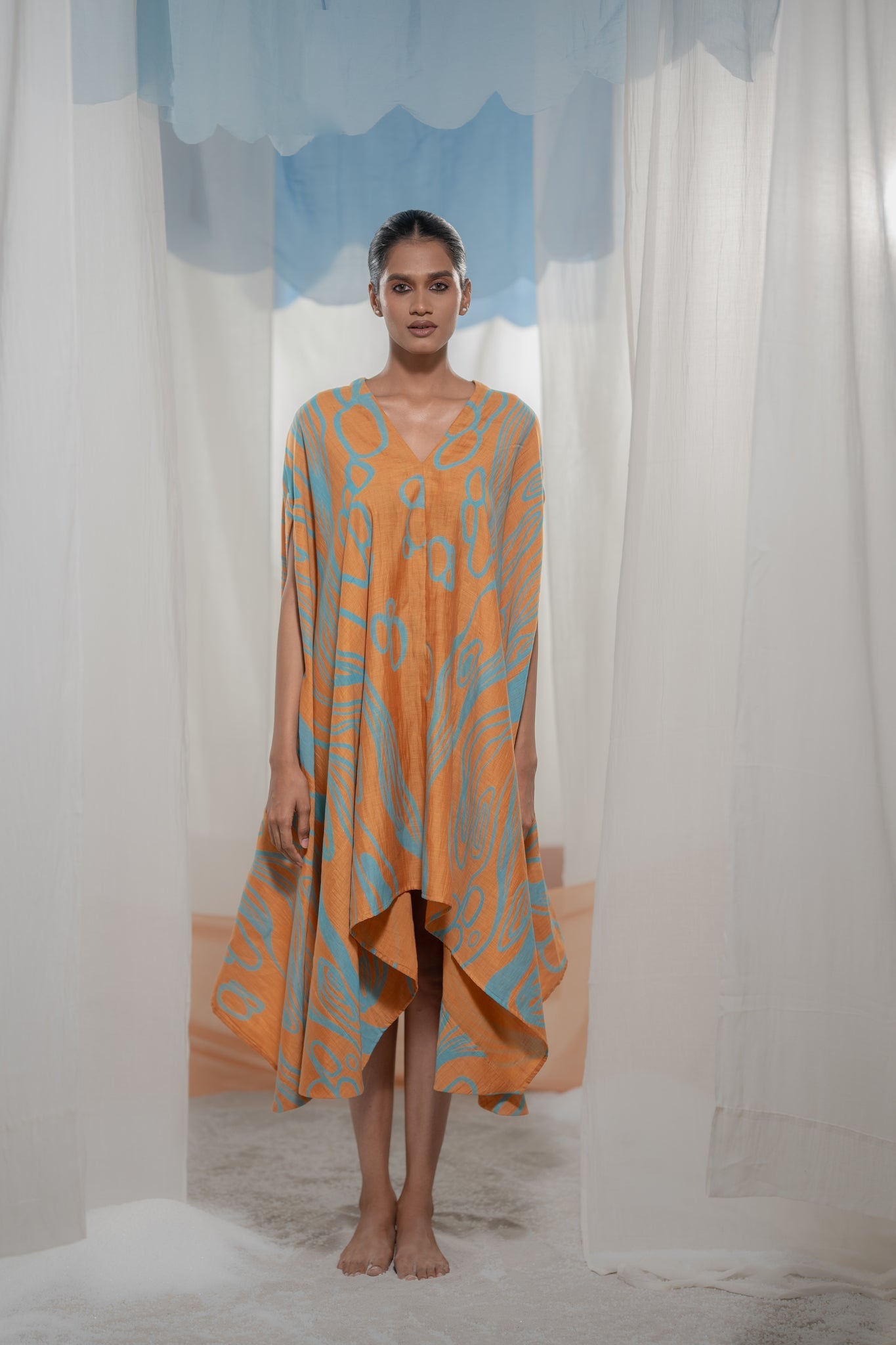 Amber Flow Poncho - CiceroniDressesAmoda - Essence Of India