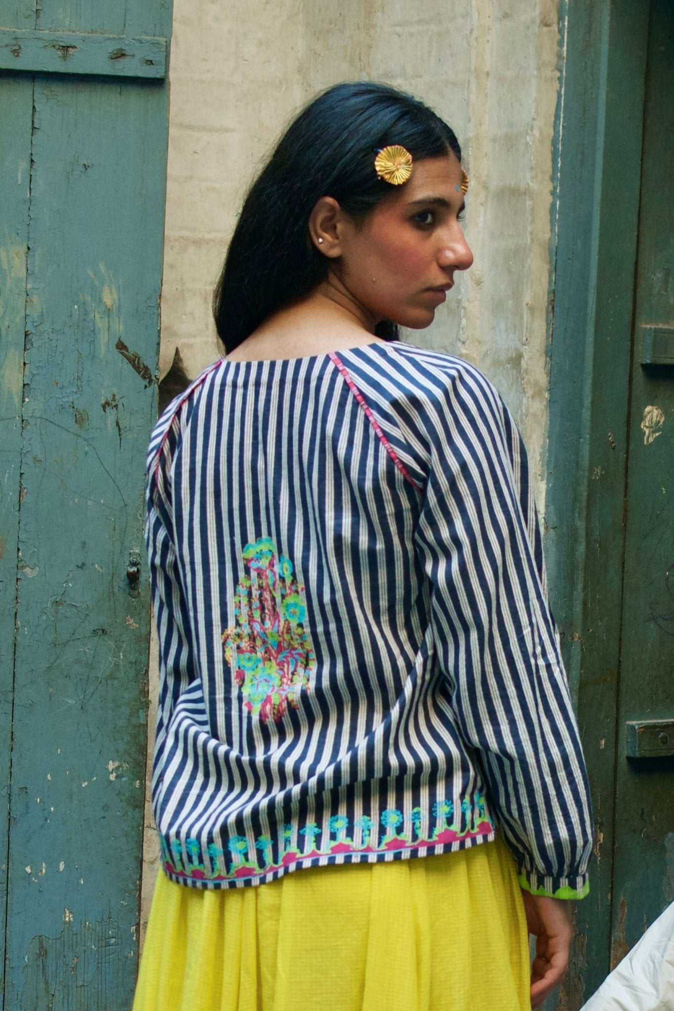 Anaaro - charcoal 100% straight fit raglan hand block printed top - CiceroniTopAnaaro