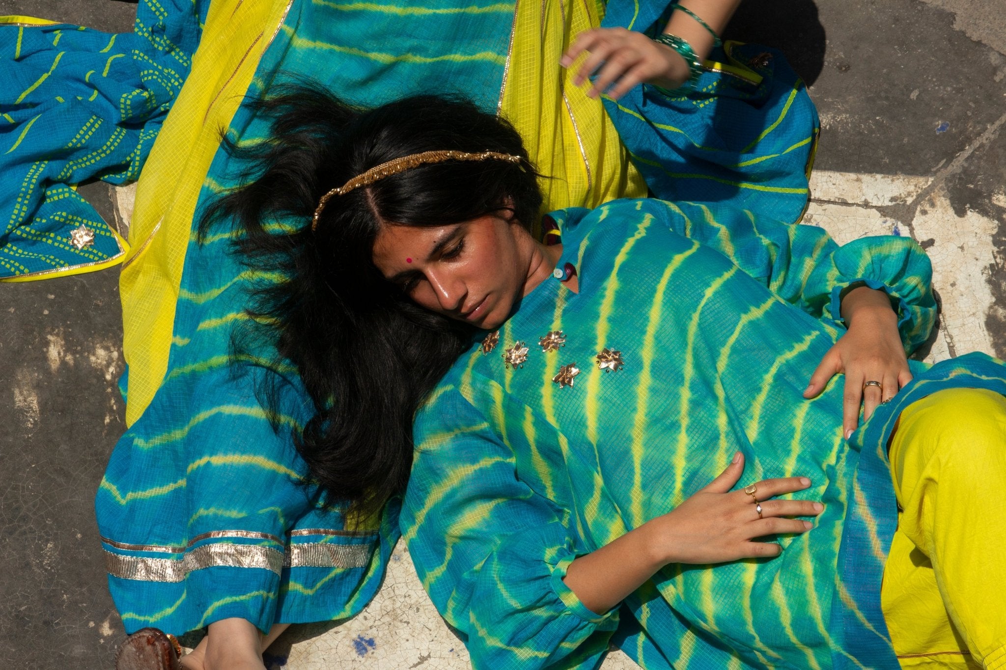 Anaaro - turquoise blue and lime yellow 100% cotton kota doria a-line leheriya tunic top with pants set - Ciceronitunic setAnaaro