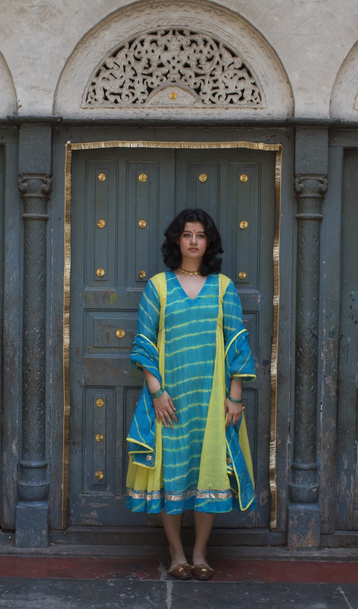 Anaaro - turquoise safra dress in tie and dye leheriya kota doria with metallic gota details - CiceroniDressAnaaro