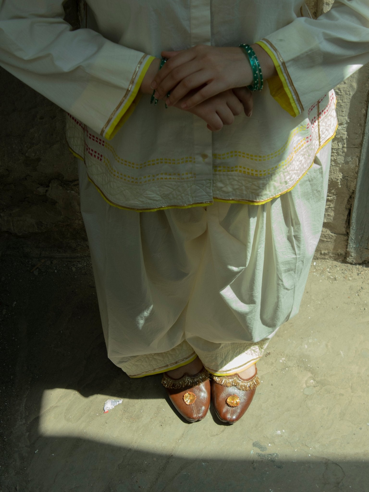 Anaaro - white Khamis shirt in 100% cotton block printed flared shirt - CiceroniUnisex ShirtsAnaaro