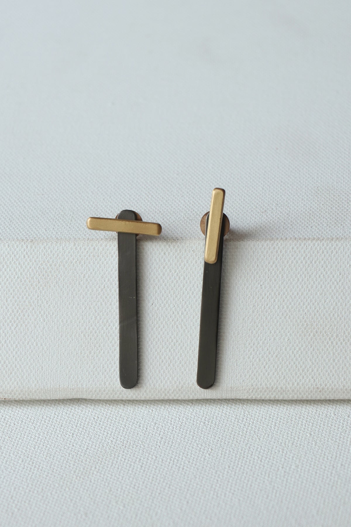 Andromeda - Dash Stick Earing - Black - CiceroniEarringsLukka Chuppi