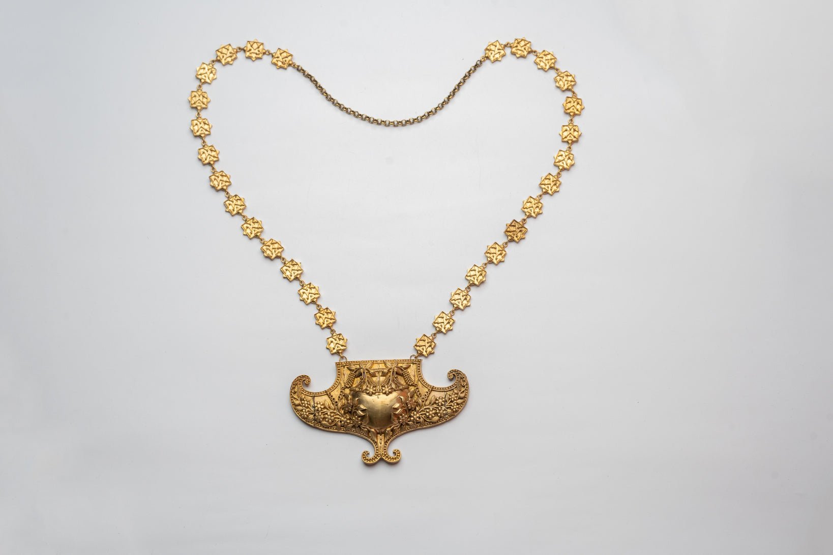 Anki Bunki Aditi – Silva- Gold Brass Necklace - CiceroniNeckpieceAnki Bunki