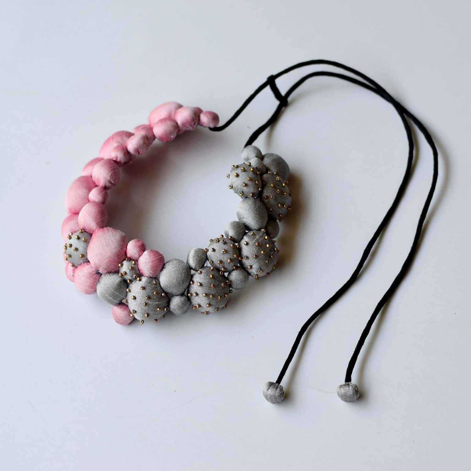 Aranya Neckpiece - Pink & Grey - CiceroniNecklacePaulami