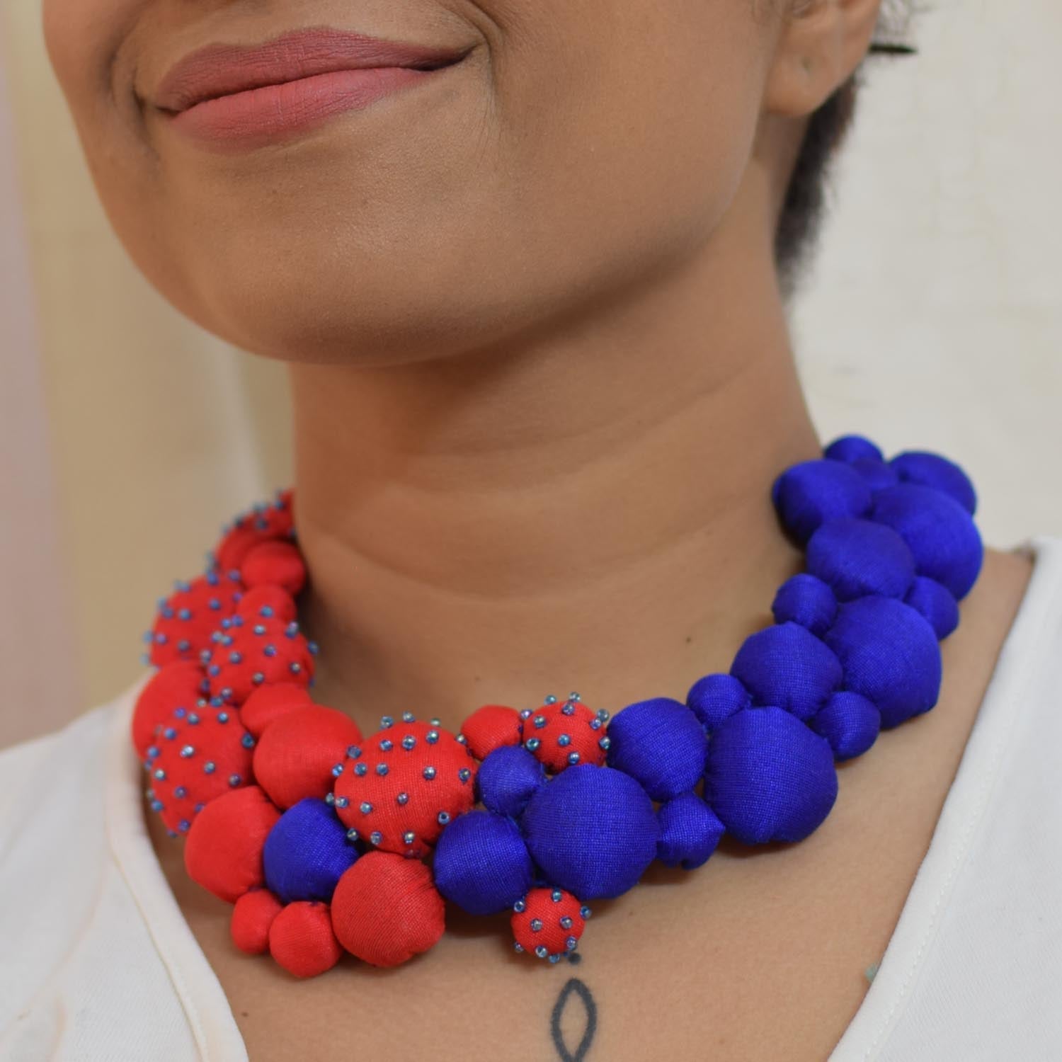 Aranya Neckpiece - Red & Blue - CiceroniNecklacePaulami