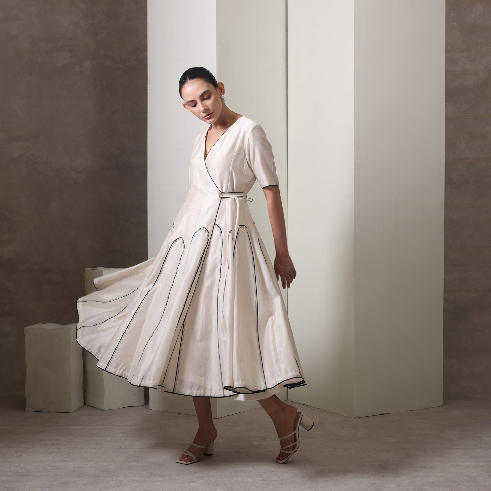 Arch Overlaped Dress - CiceroniDressesChokhi Chorri