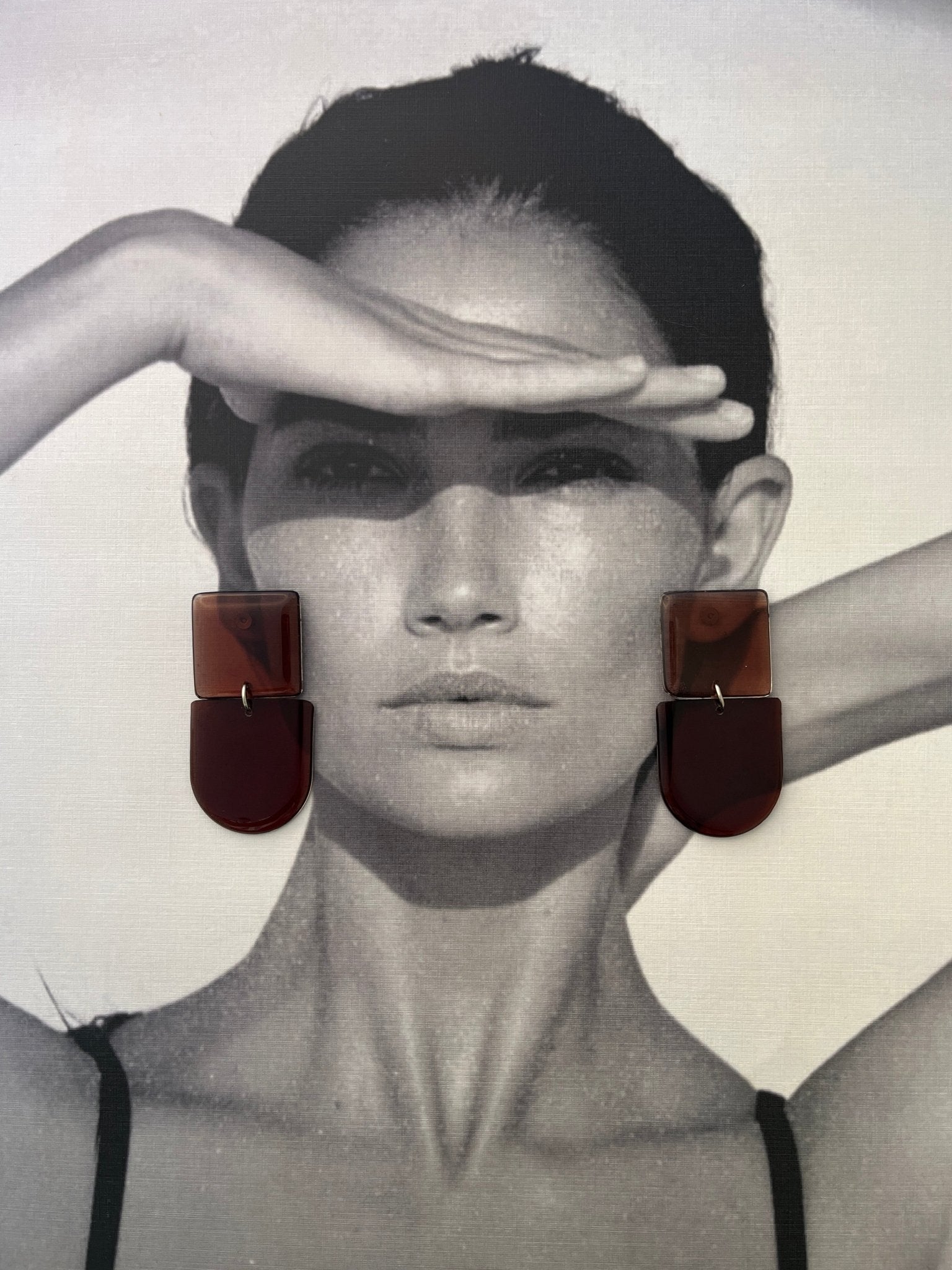 Back to the 60's - Arch Drop - Brown - CiceroniEarringsShivani Vaishnavi