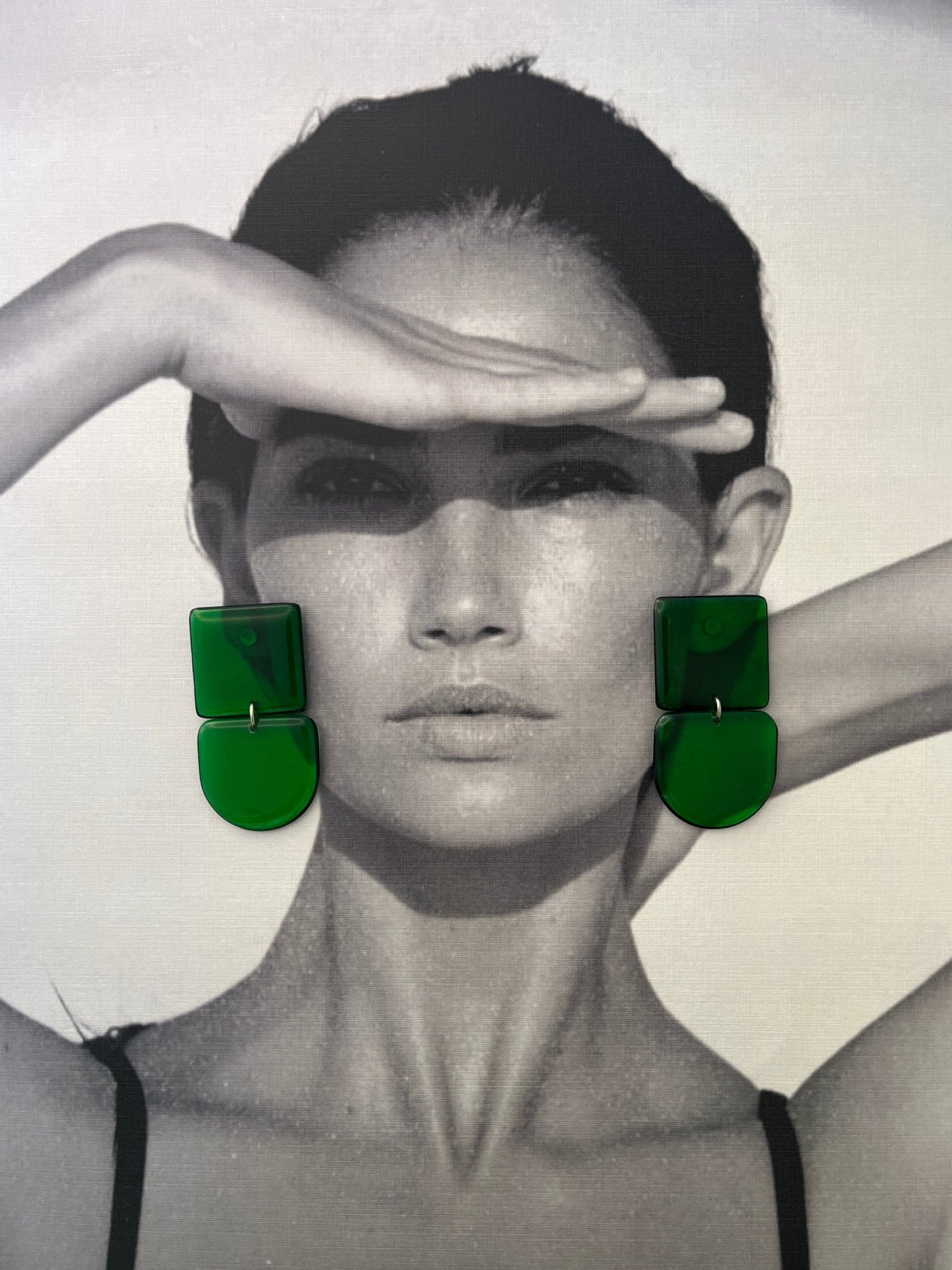 Back to the 60's - Arch Drop - Green - CiceroniEarringsShivani Vaishnavi