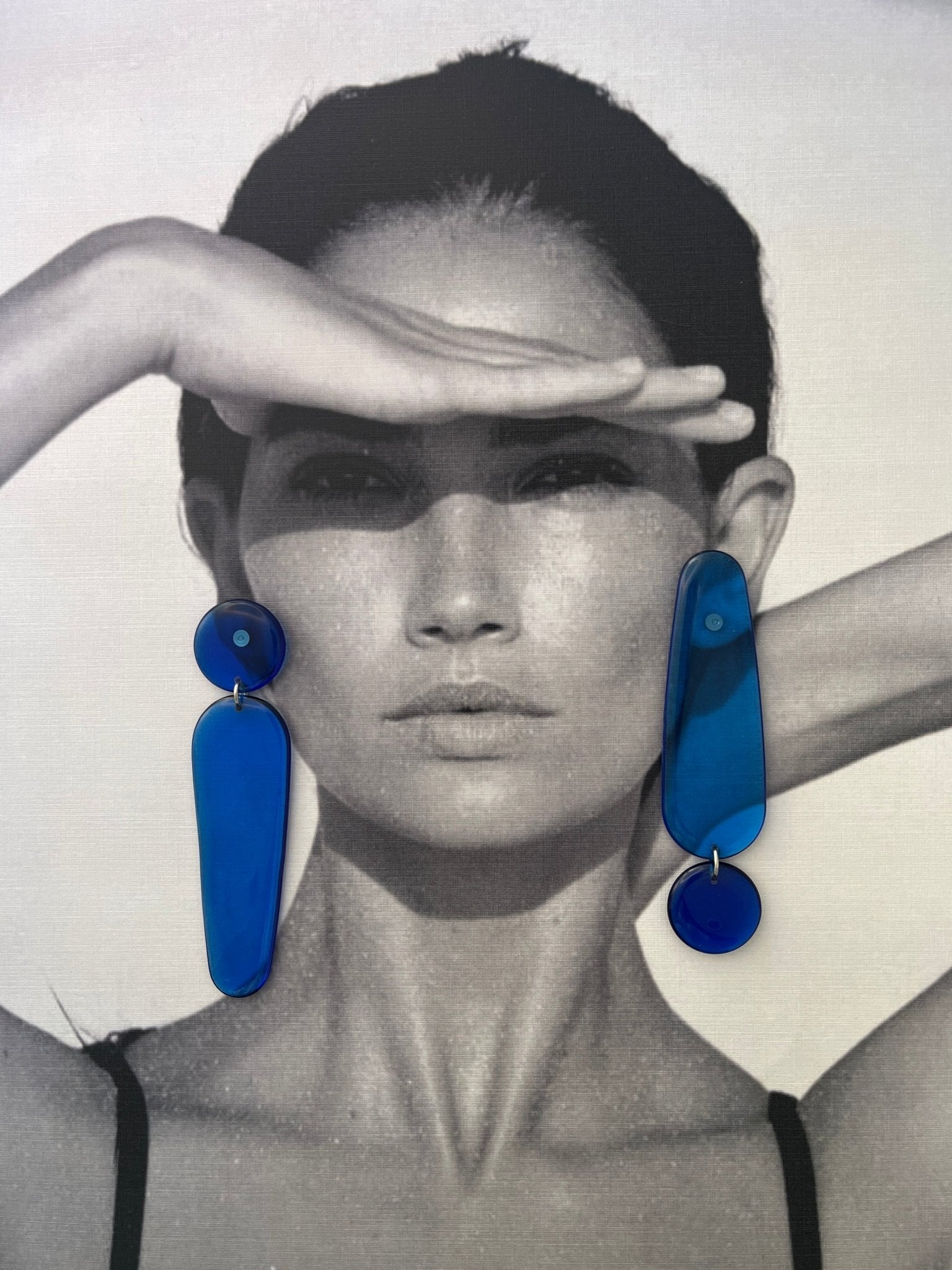 Back to the 60's - Elongated - Blue - CiceroniEarringsShivani Vaishnavi