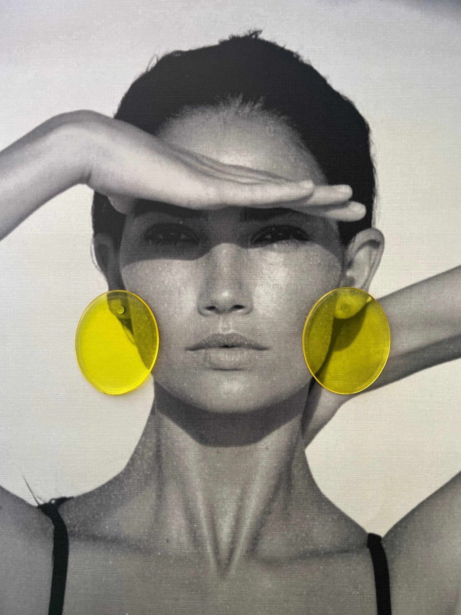 Back to the 60's - Oval - Yellow - CiceroniEarringsShivani Vaishnavi