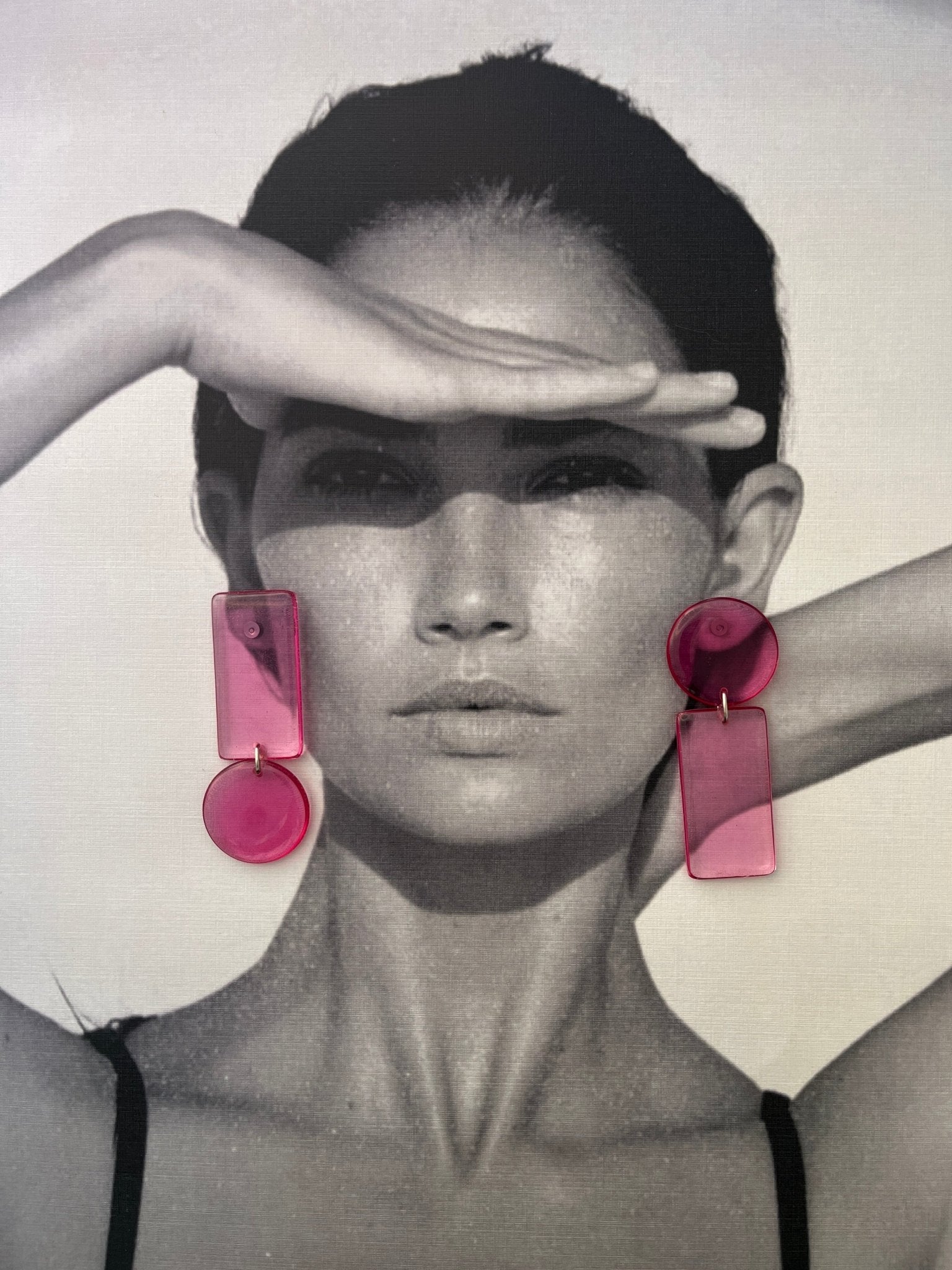 Back to the 60's - Pink - CiceroniEarringsShivani Vaishnavi