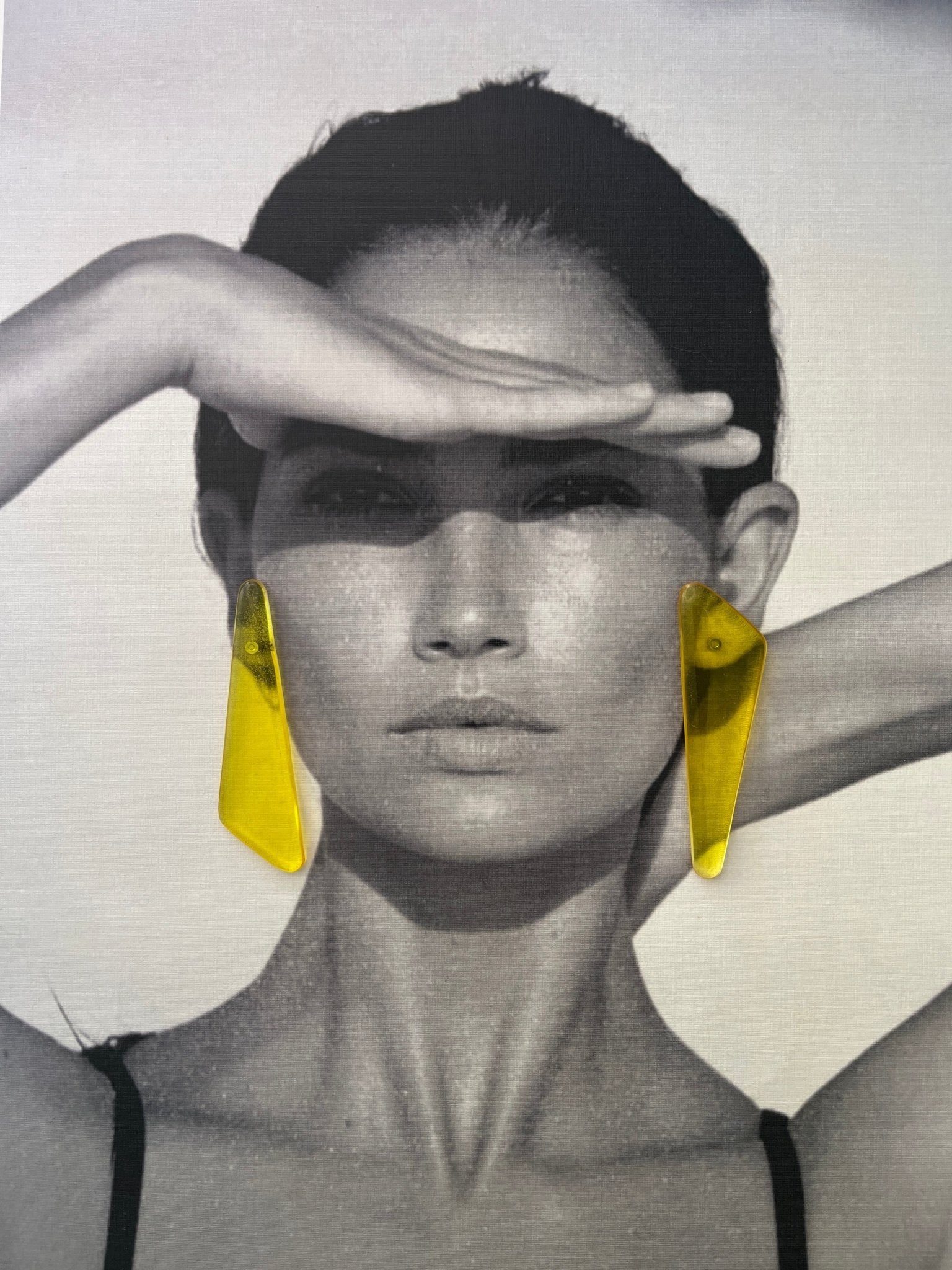 Back to the 60's - Triangle - Yellow - CiceroniEarringsShivani Vaishnavi