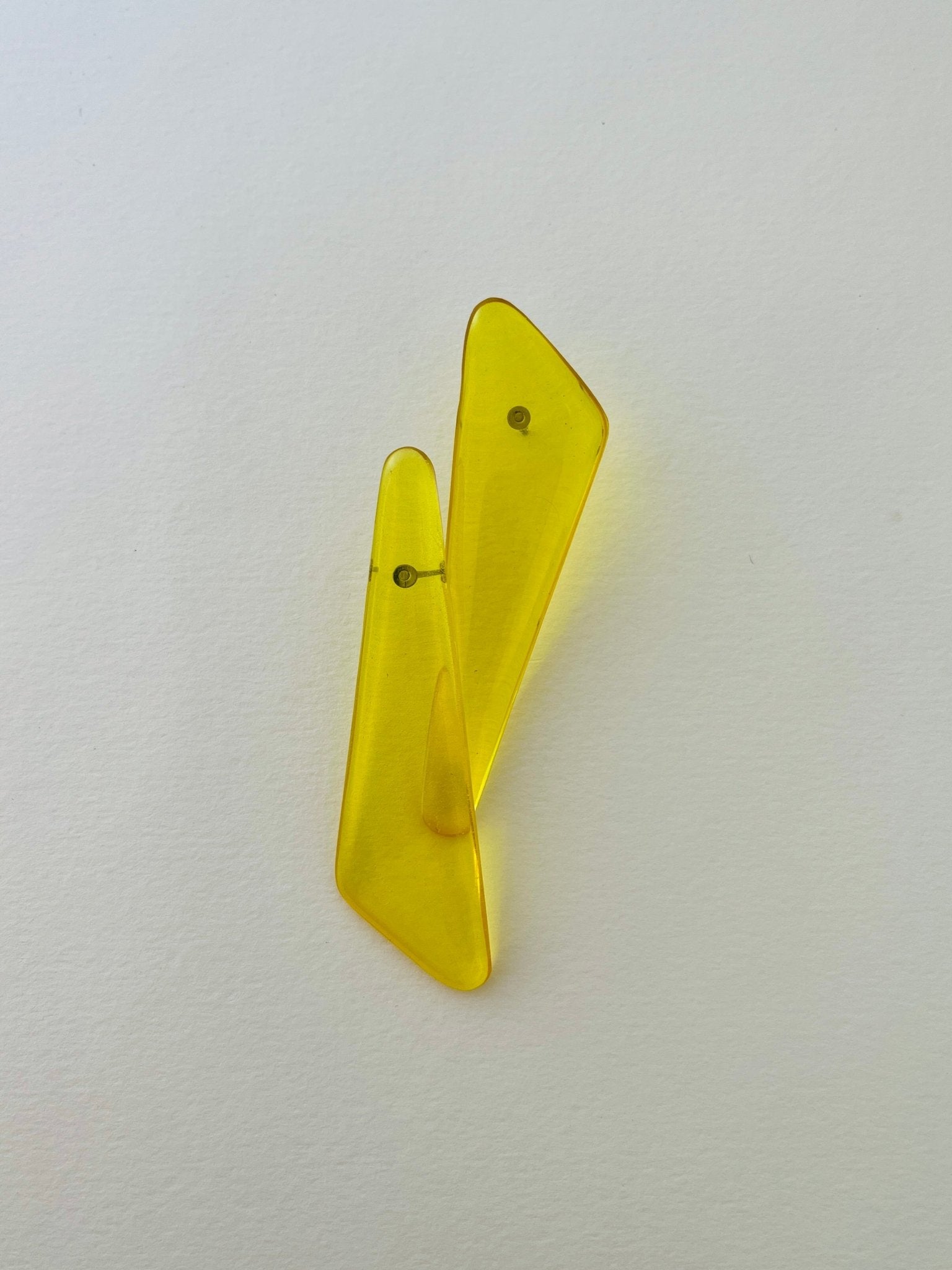 Back to the 60's - Triangle - Yellow - CiceroniEarringsShivani Vaishnavi