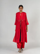 Barda Red Cape - CiceroniCapeShades of India