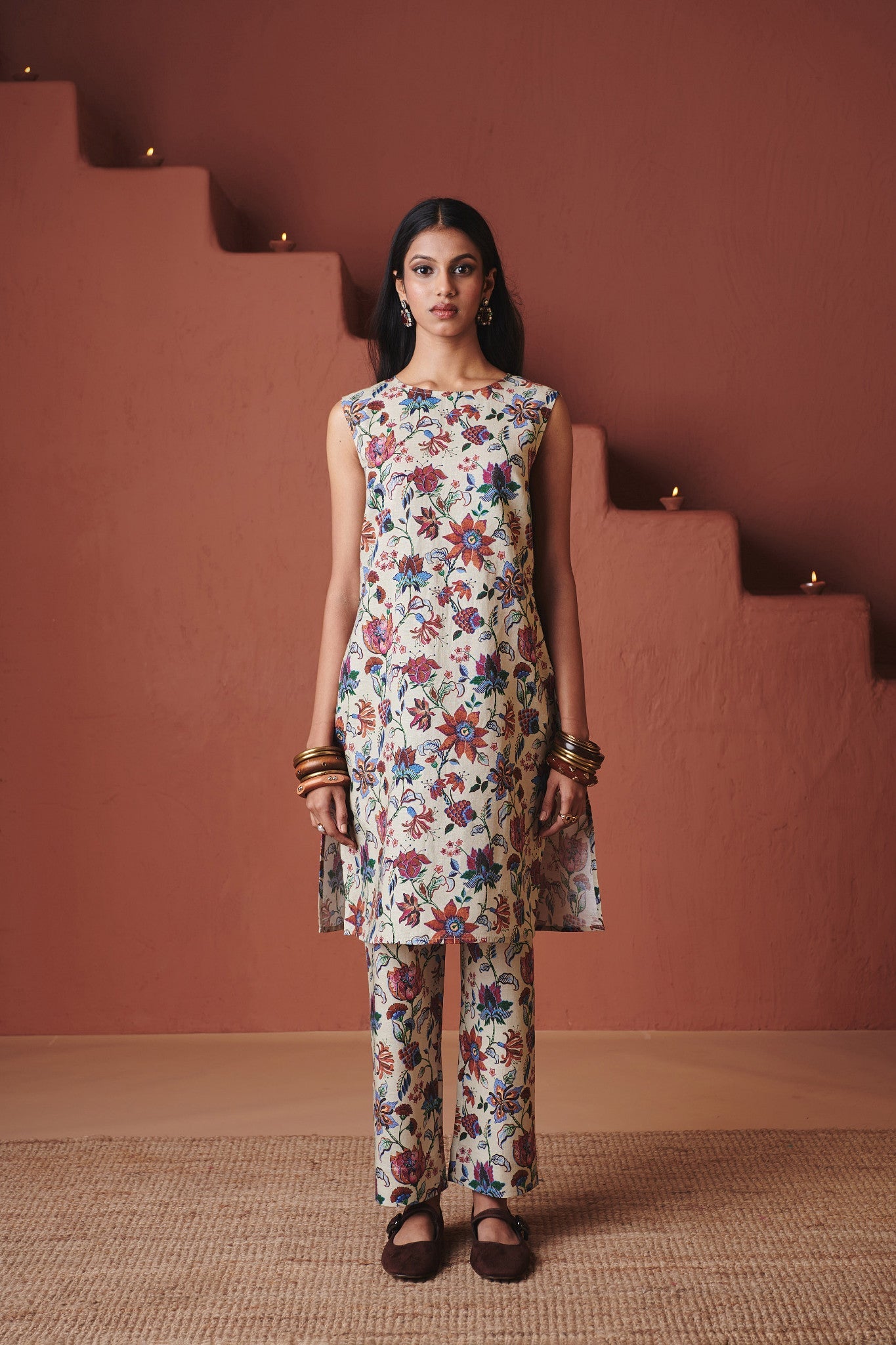 Beige Chintz Co - Linen Sleeveless Fitted Kurta Set - CiceroniKurta SetsSaphed