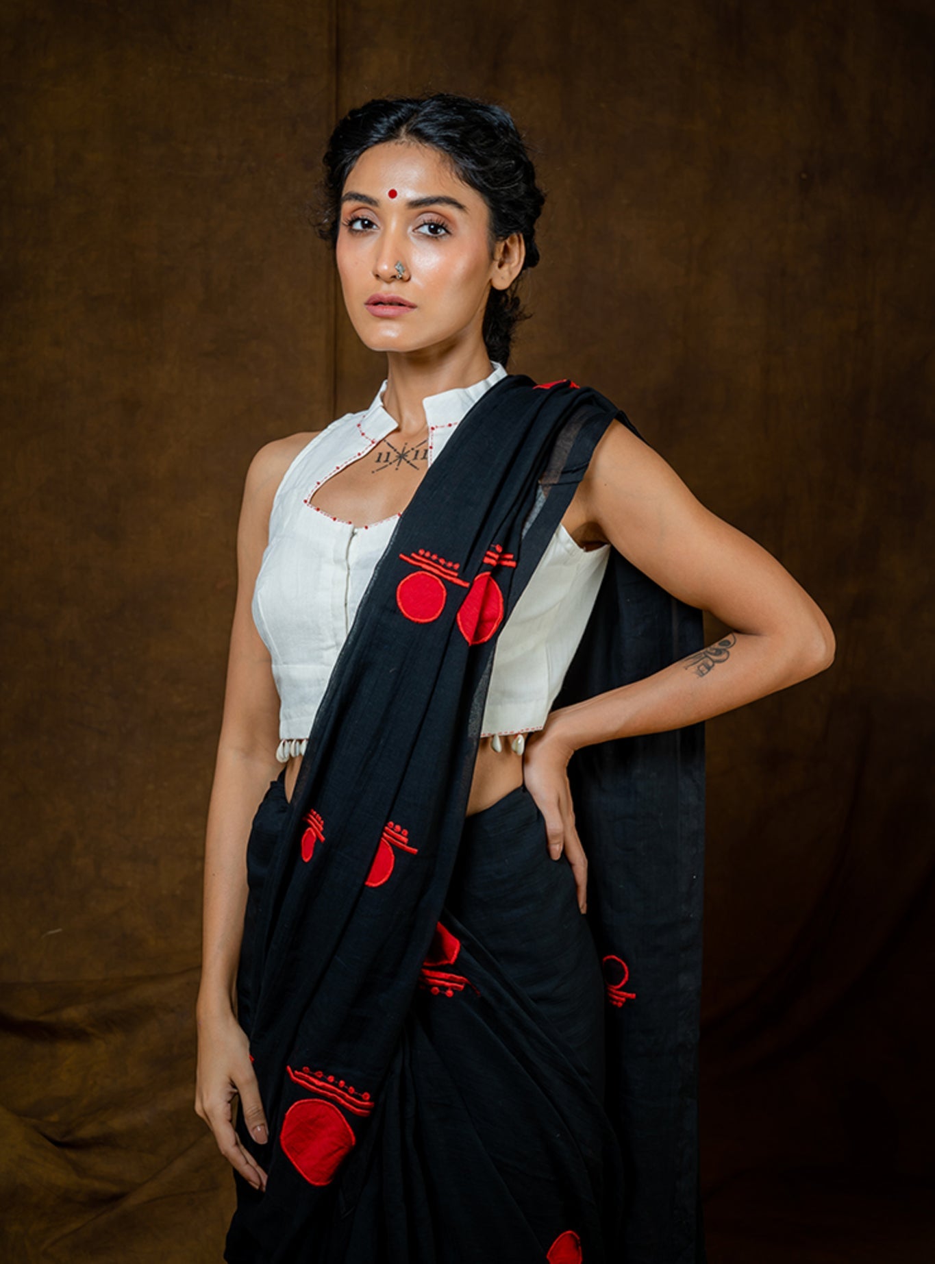 Black Bindi Saree - Mul - CiceroniSareePrathaa