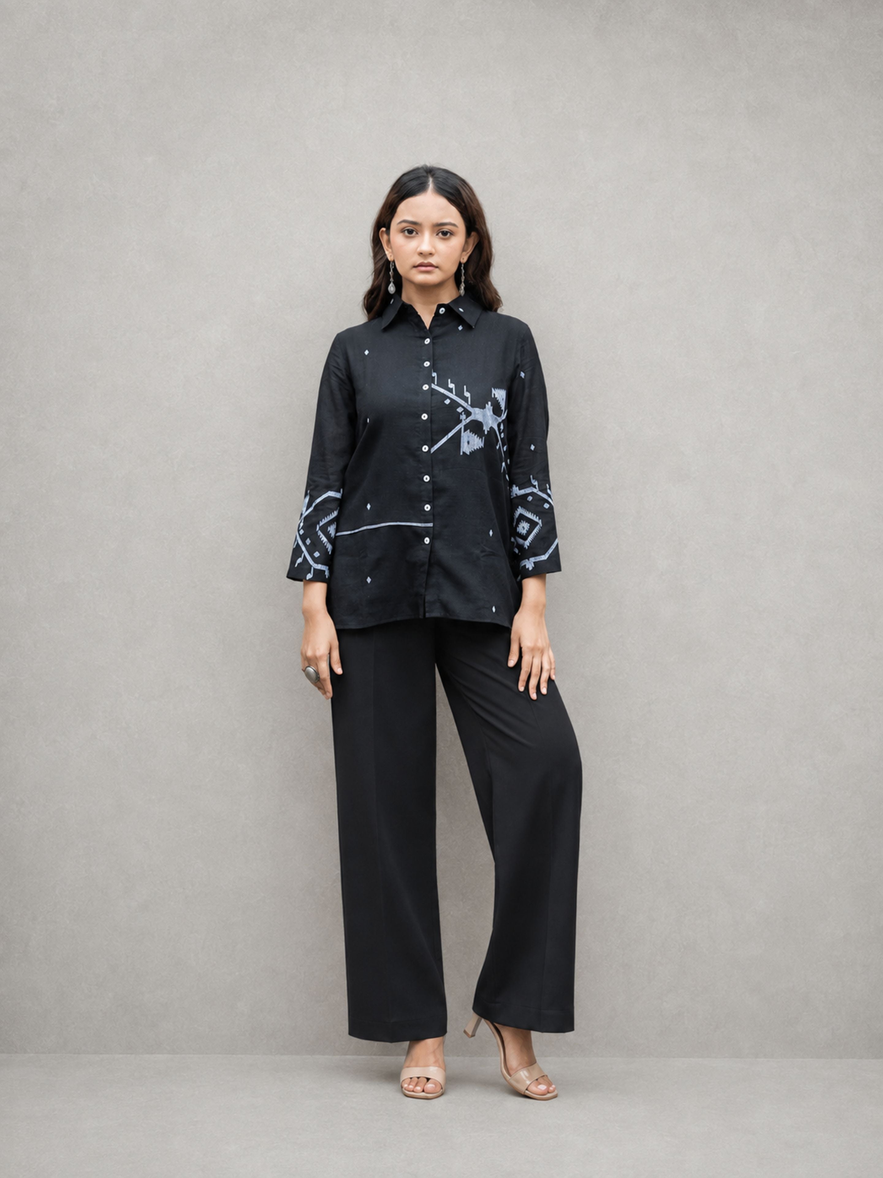 Black Eclipse Jamdani Cotton Shirt - CiceroniWomen ShirtsSutra Art of Clothing