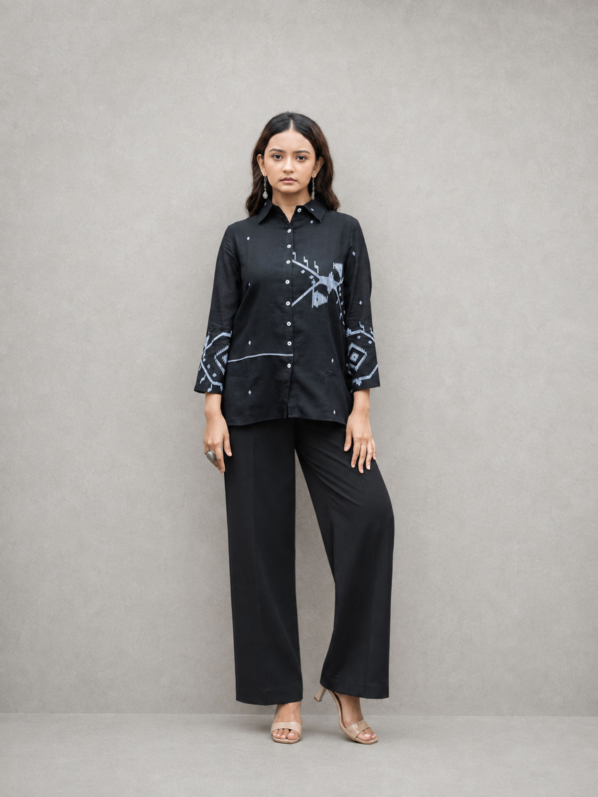 Black Eclipse Jamdani Cotton Shirt - CiceroniWomen ShirtsSutra Art of Clothing