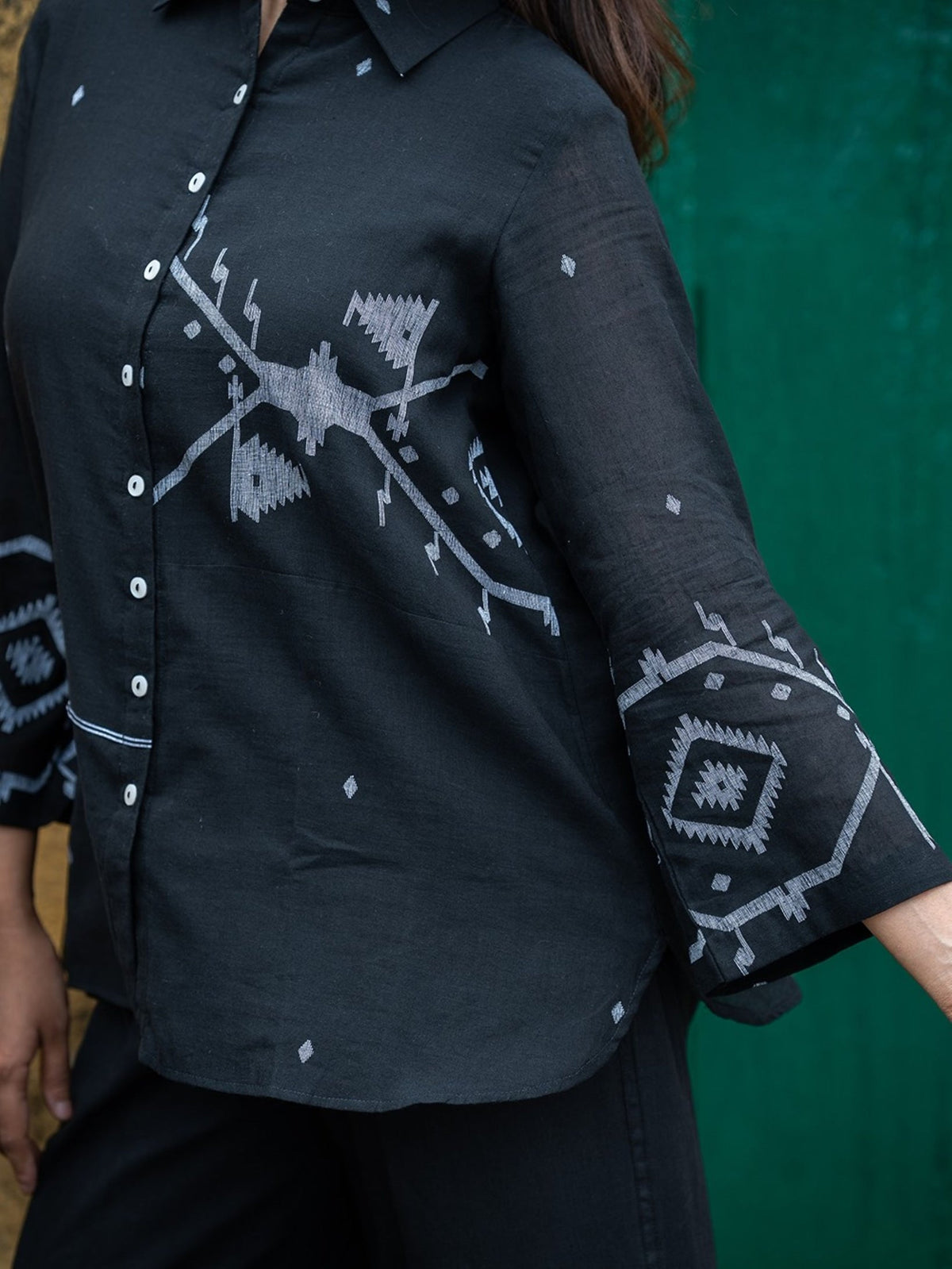 Black Eclipse Jamdani Cotton Shirt - CiceroniWomen ShirtsSutra Art of Clothing