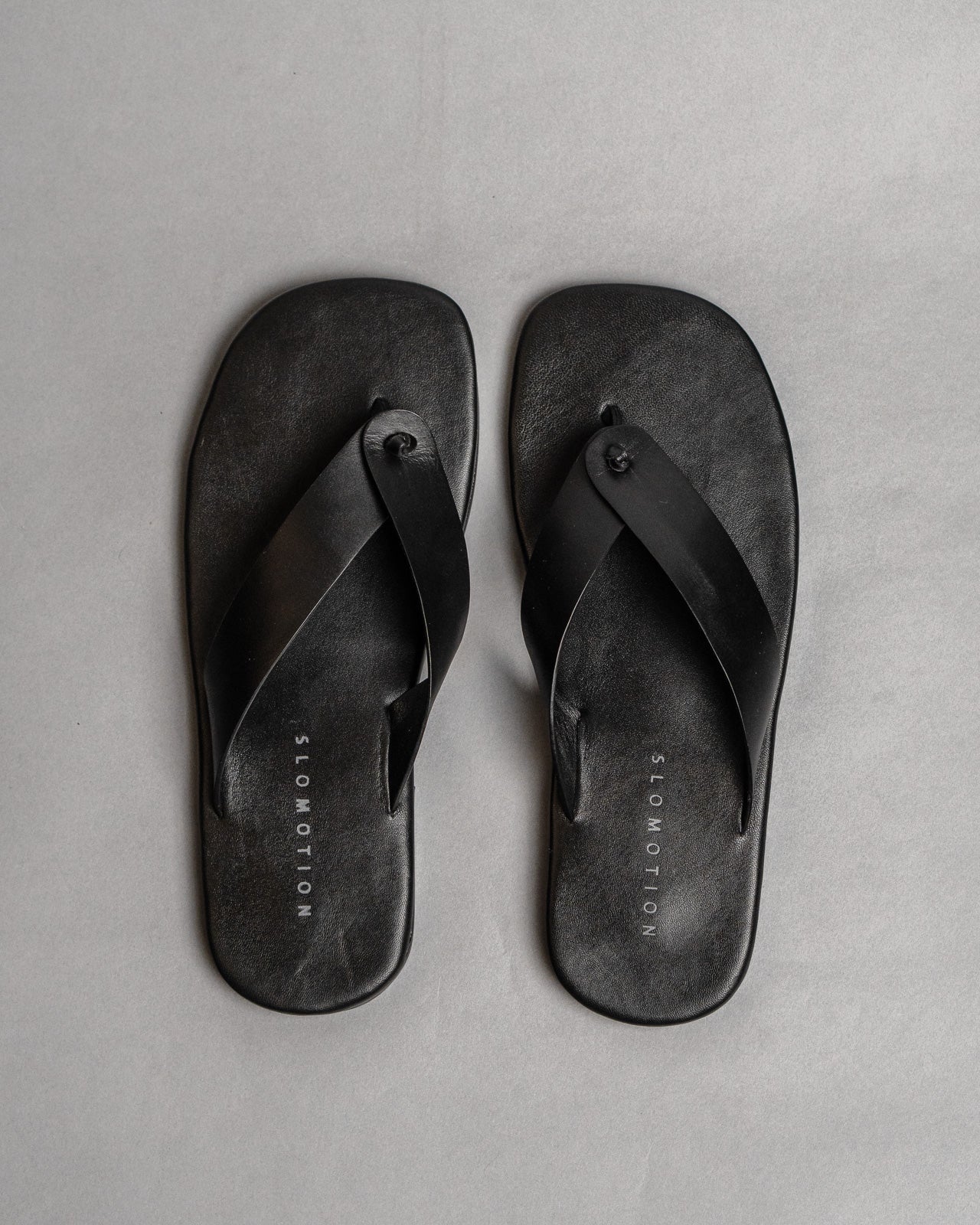 Black Knot Flip Flops - Women - CiceroniFlatsSlomotion