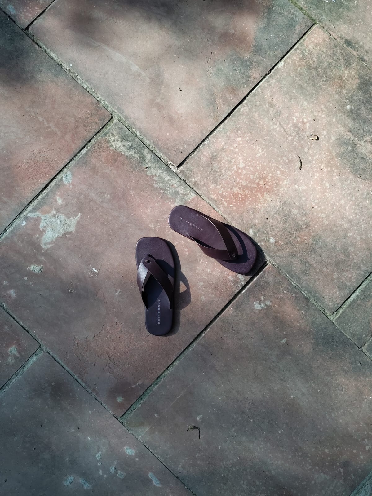 Burgundy Knot Flip Flops - Women - CiceroniFlatsSlomotion