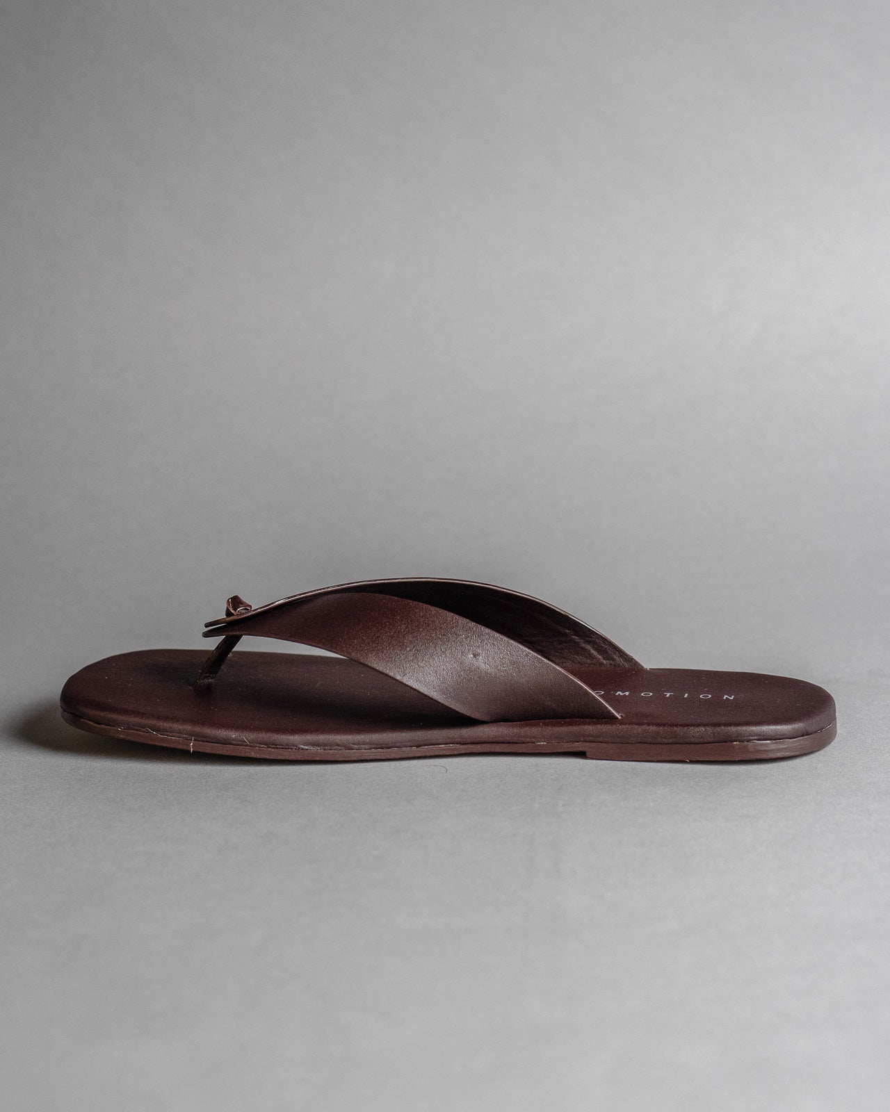 Burgundy Knot Flip Flops - Women - CiceroniFlatsSlomotion