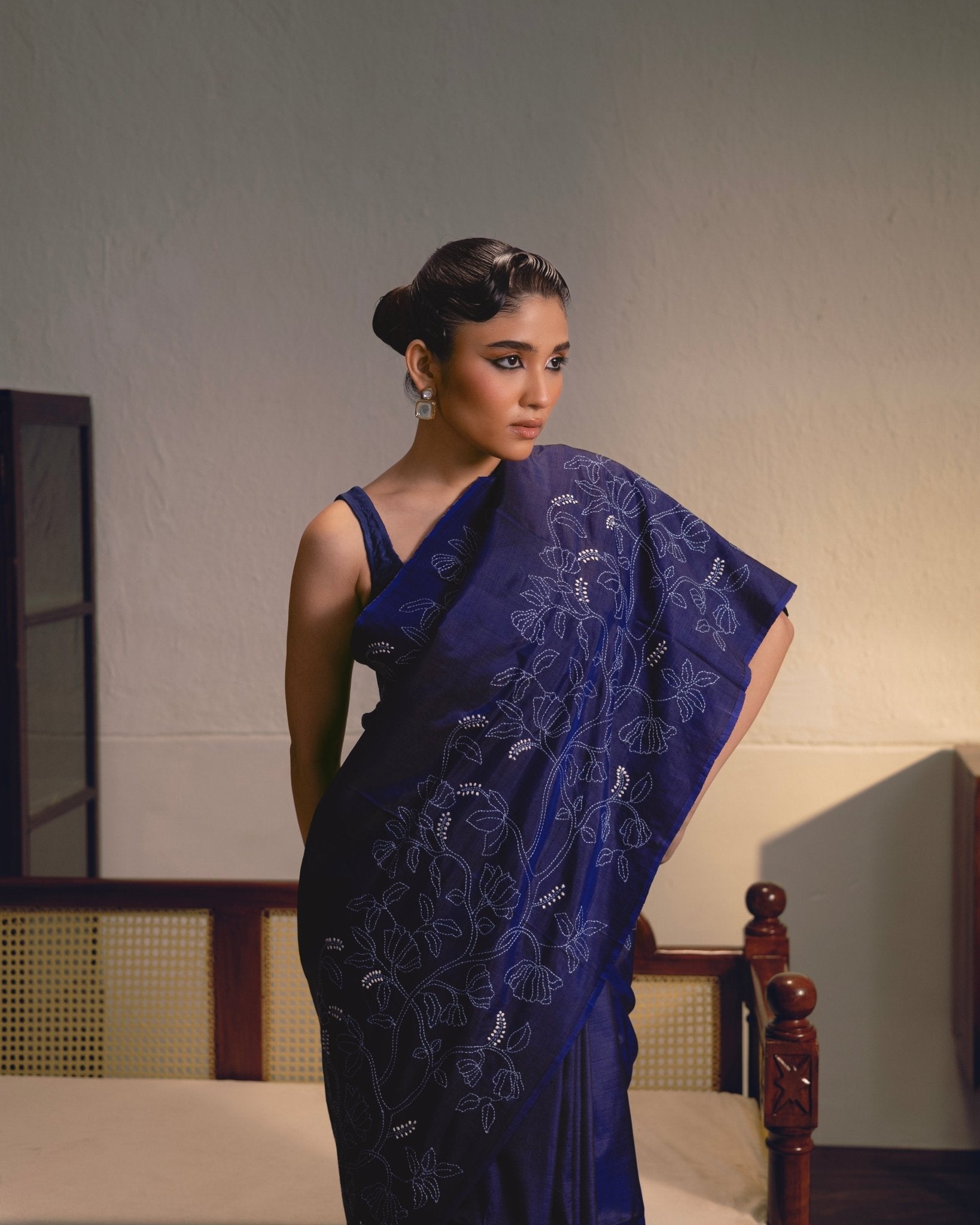 Chaiti - Navy - CiceroniSareeIra