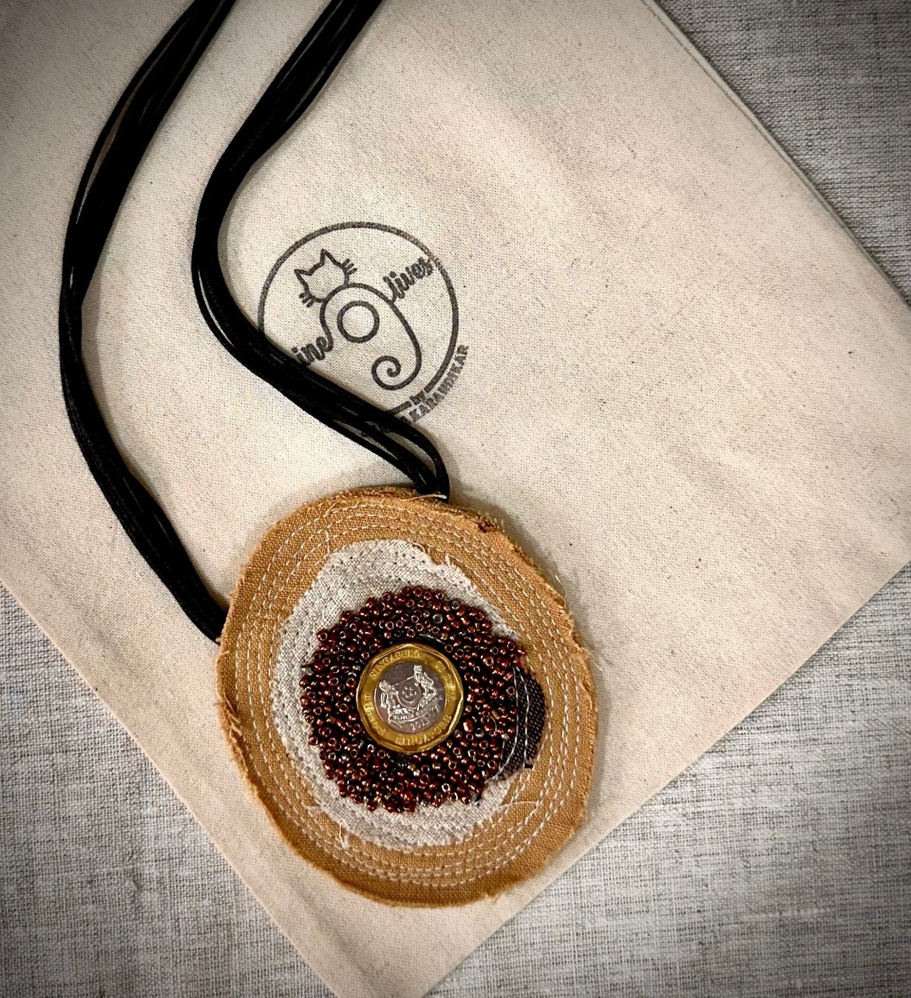 Circle Neckpiece - Brown - CiceroniNeckpieceNine Lives