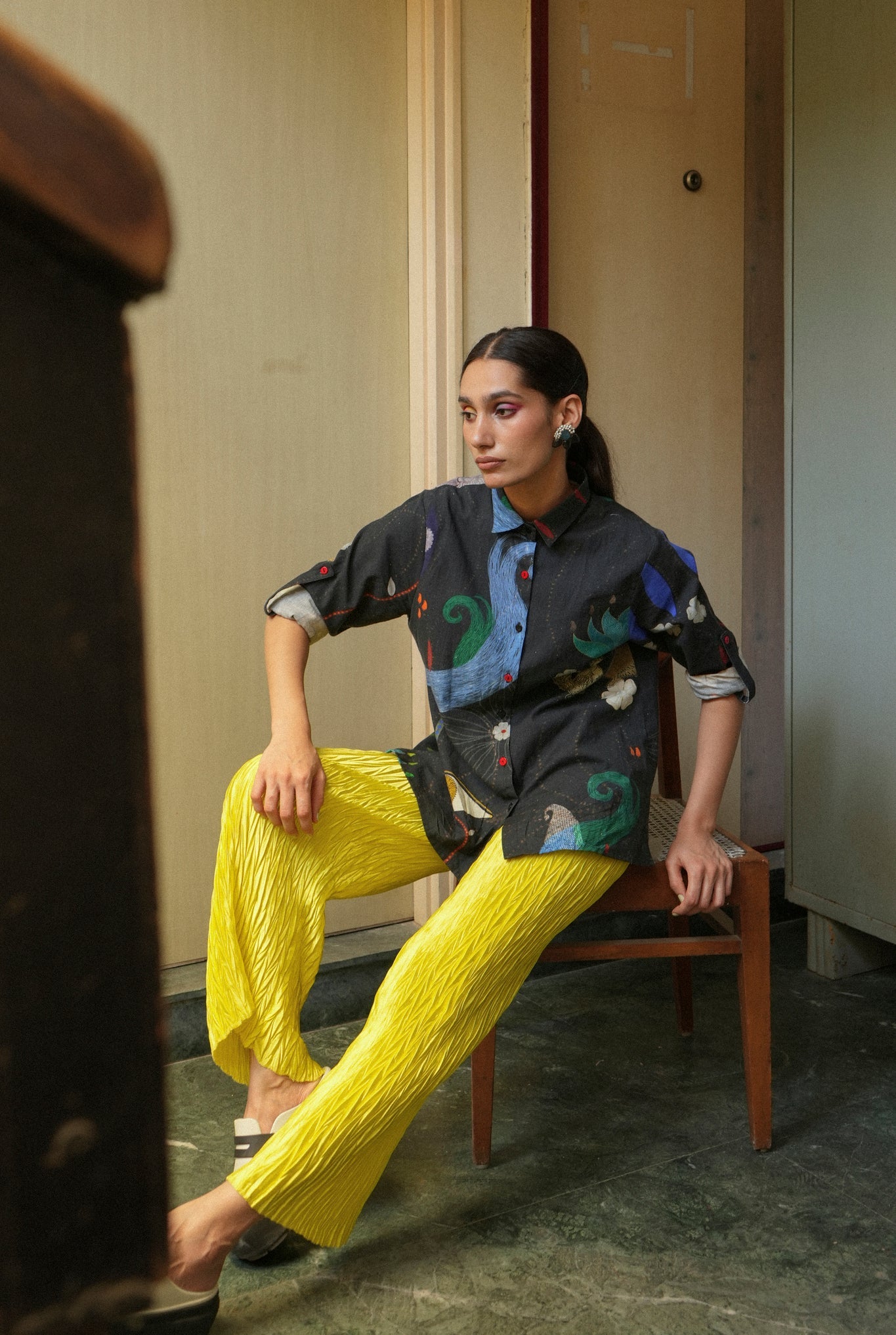 Classic Women’s Shirt In Chetti Black - CiceroniWomen ShirtsNIKYTA