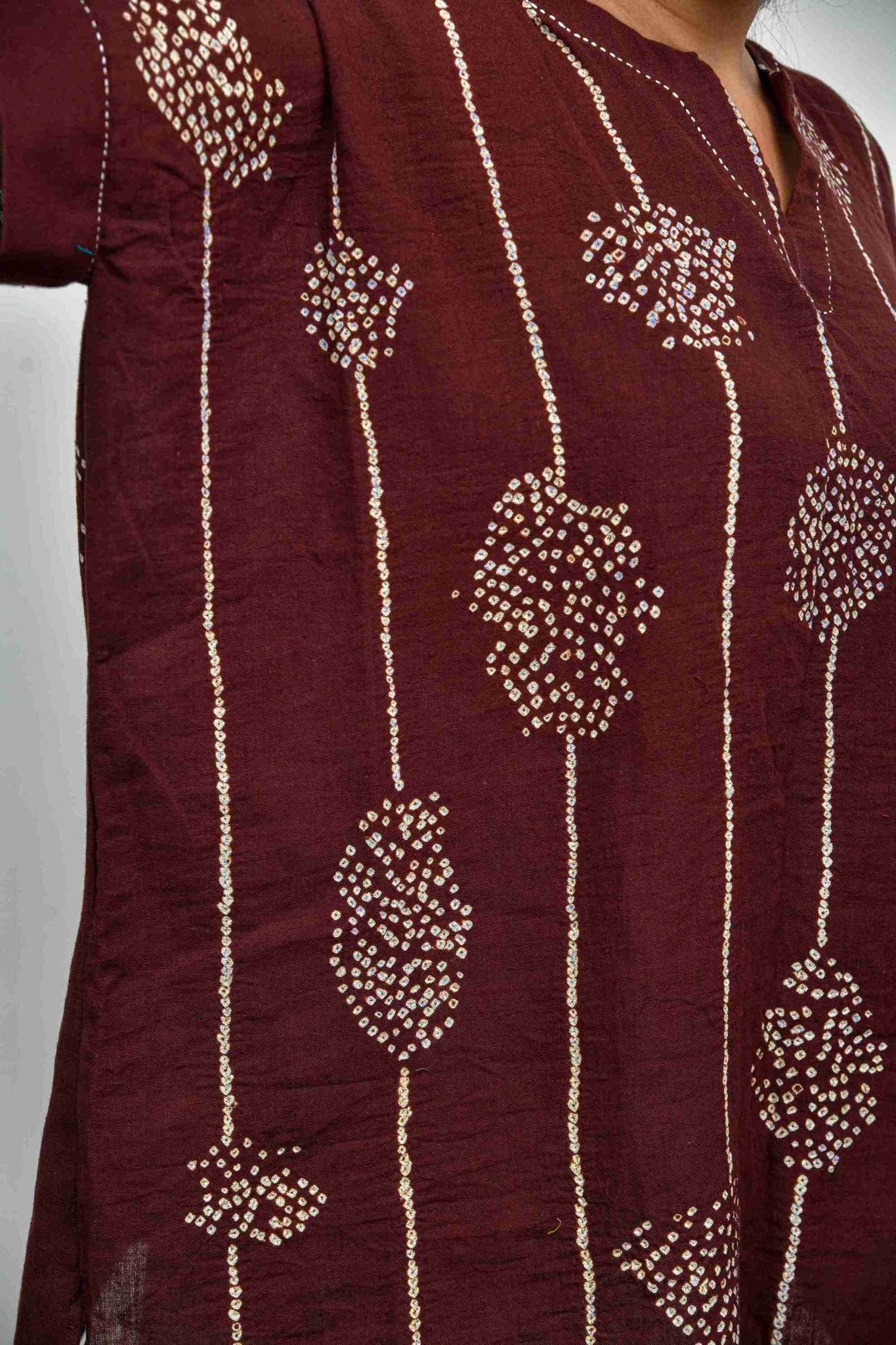 Cocoa Distorted Line Top - CiceroniTopsYD Aashiya