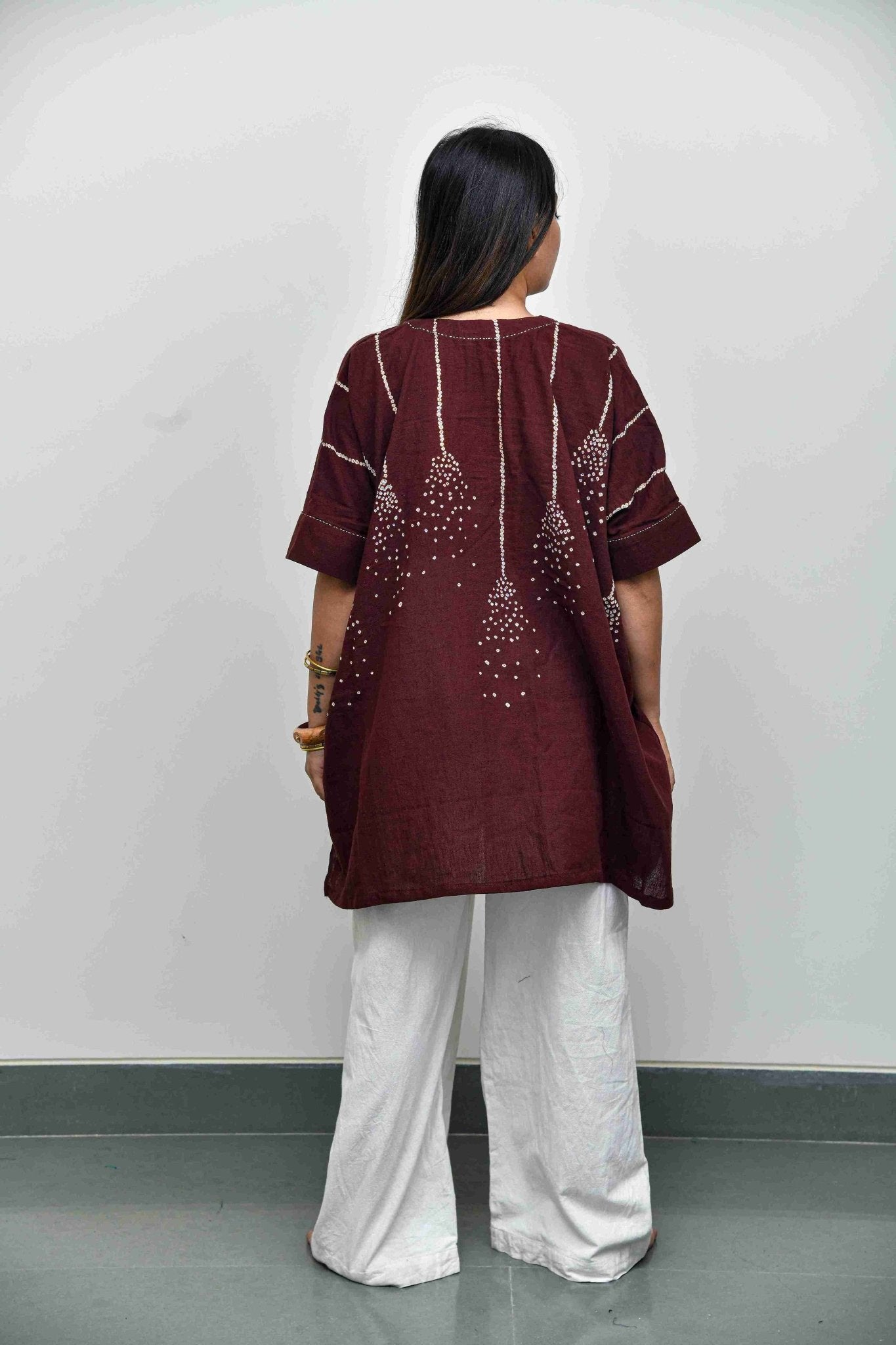 Cocoa Distorted Line Top - CiceroniTopsYD Aashiya