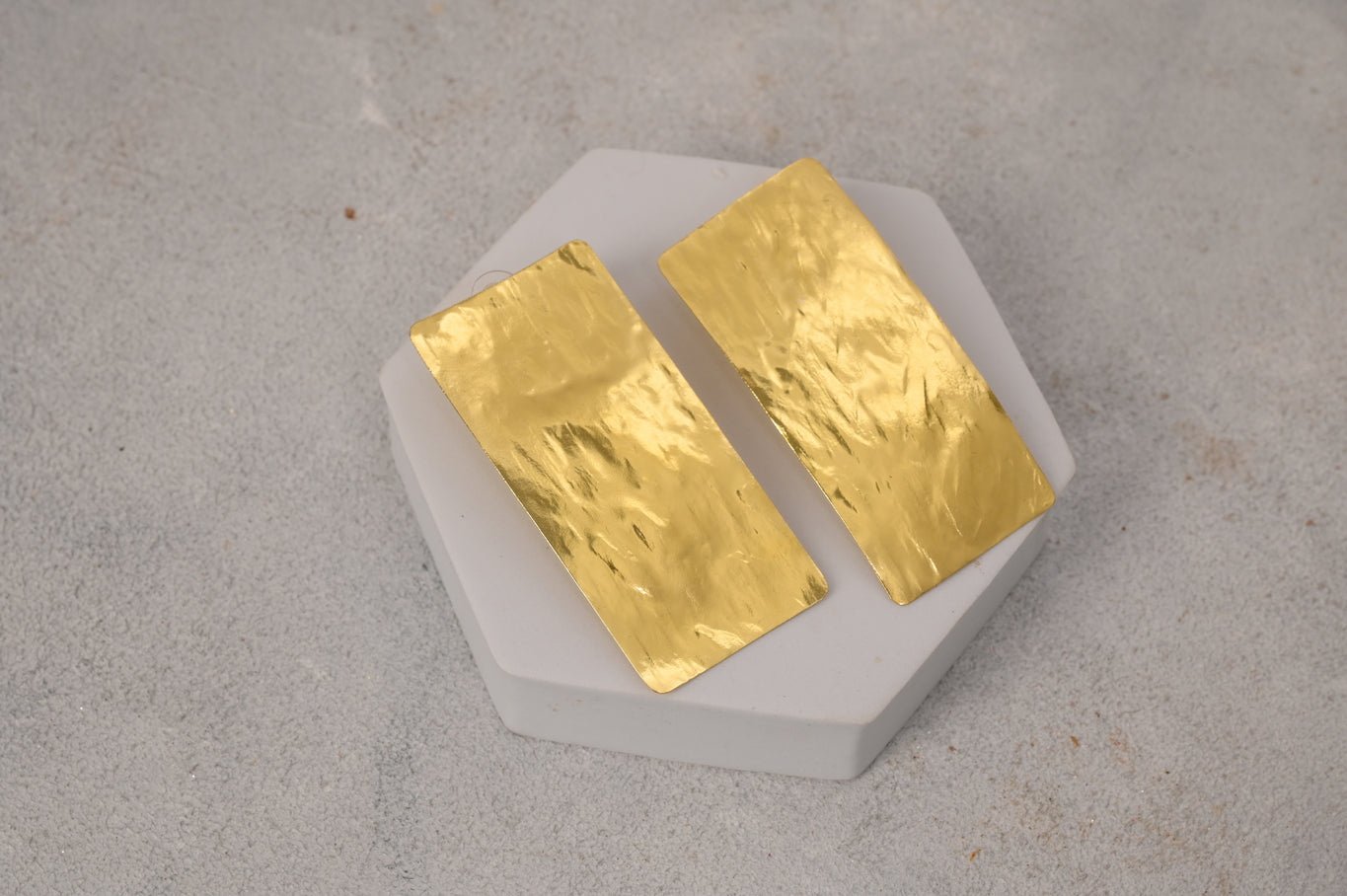 Colossal Earrings - CiceroniEarringsAimra'a