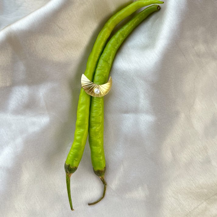 Crescent Ring - CiceroniRingsBy Nirjari