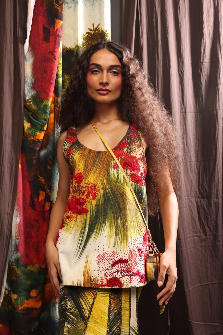 Crimson Grass Embroidered Vest - CiceroniTopsTil