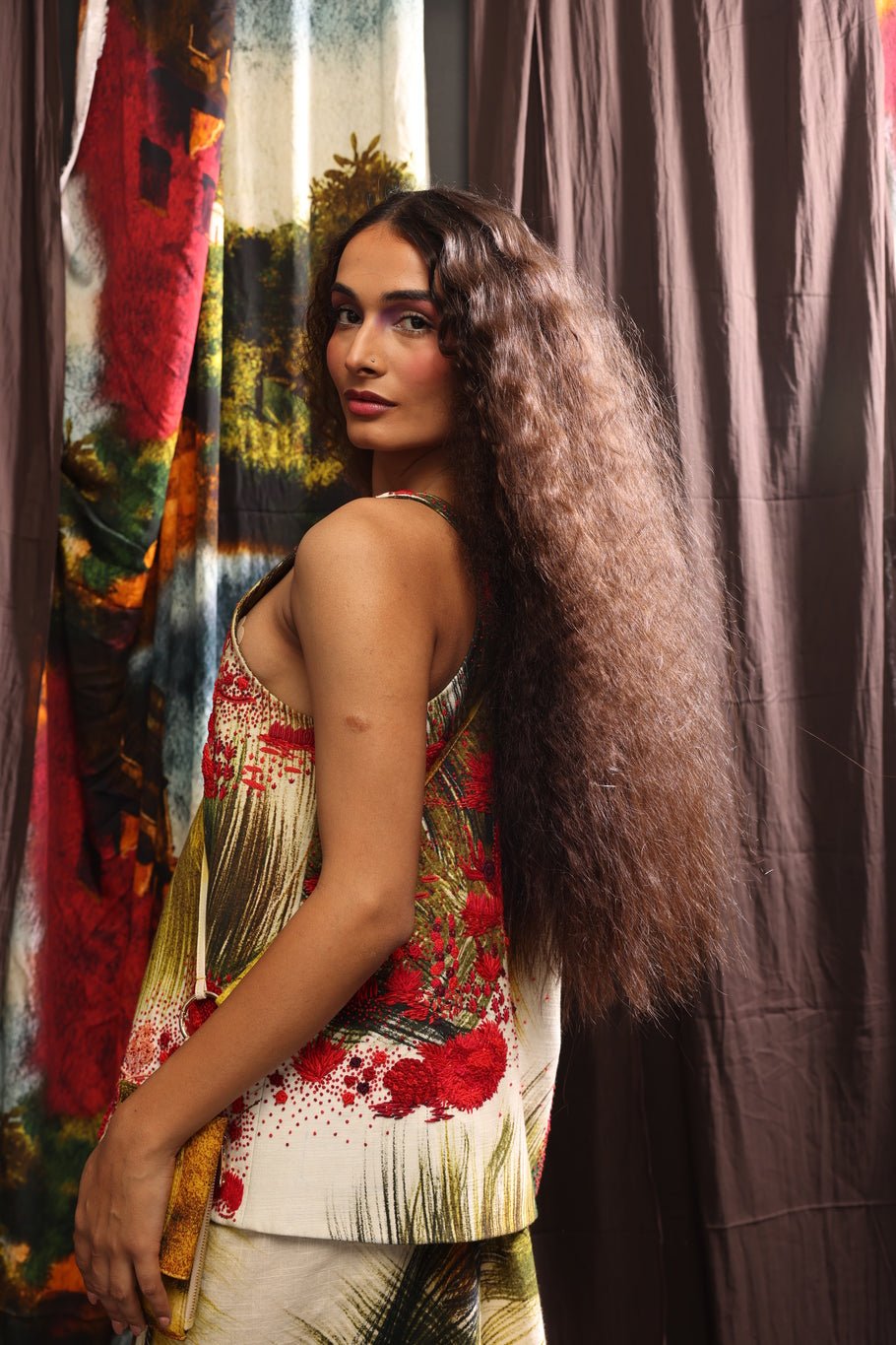 Crimson Grass Embroidered Vest - CiceroniTopsTil