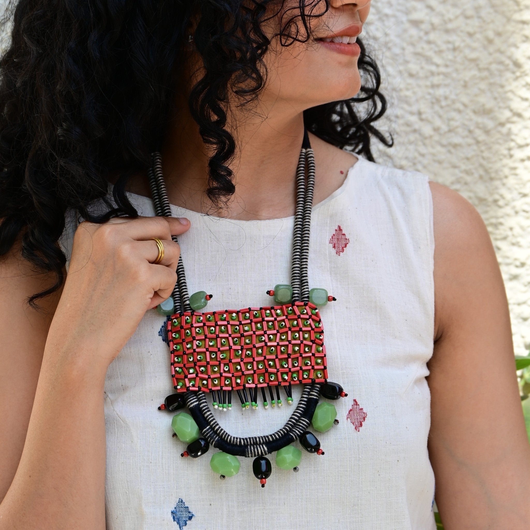 Crimson Grid Neckpiece - CiceroniNeckpieceBandish