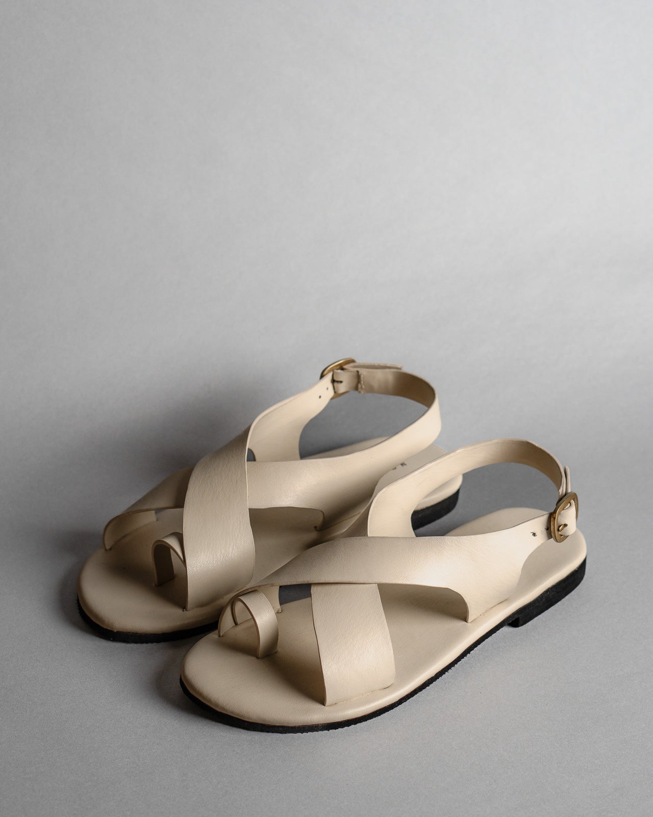Crossover Strap Leather Women's Sandals - Ivory - CiceroniSandalsSlomotion