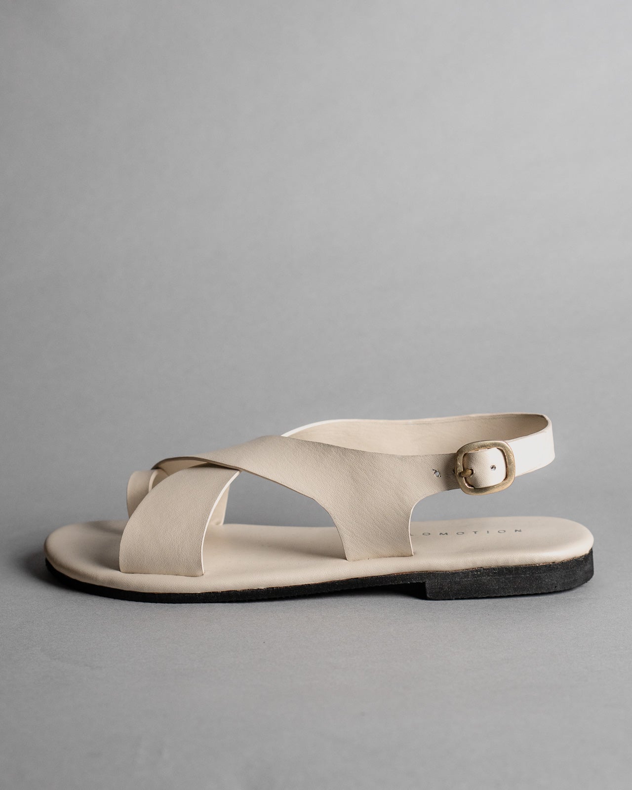 Crossover Strap Leather Women's Sandals - Ivory - CiceroniSandalsSlomotion