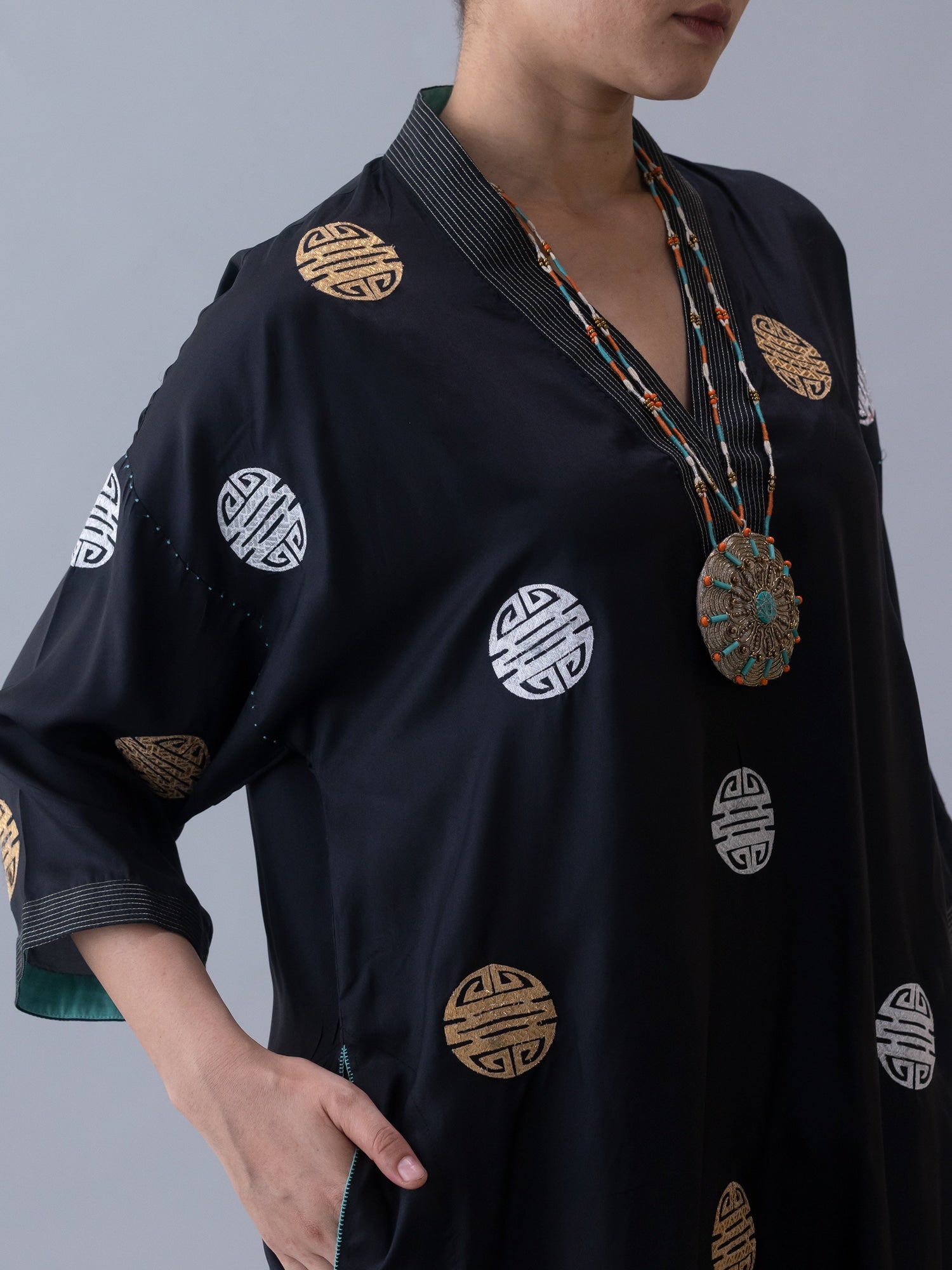Daido Black Kaftan - CiceroniKaftanShades of India