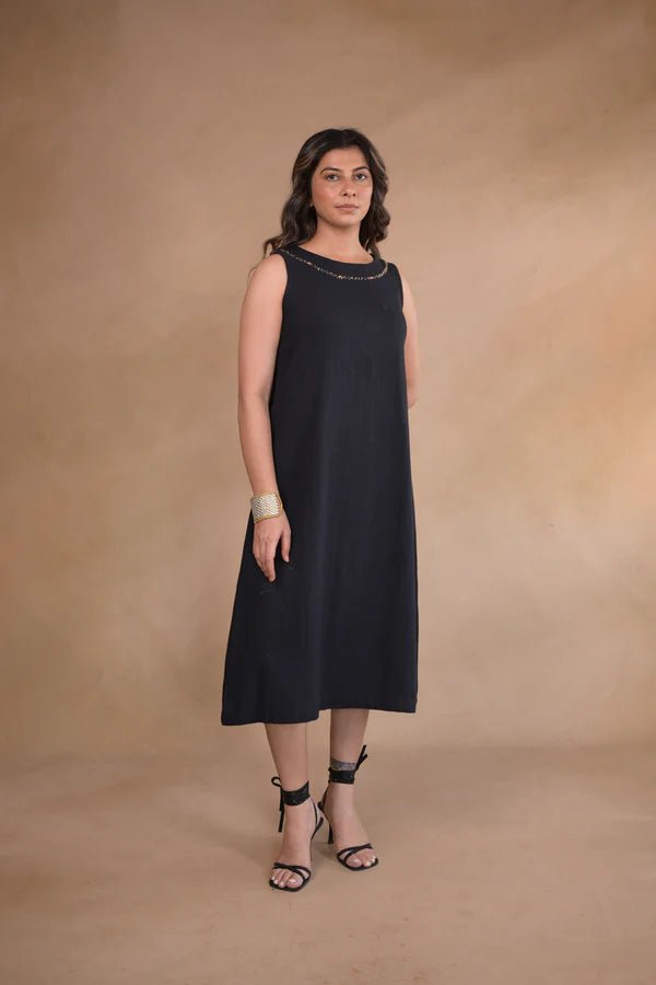 Dress, in herringbone weave with hand embroidery - Black - CiceroniDressesRang by Rajvi