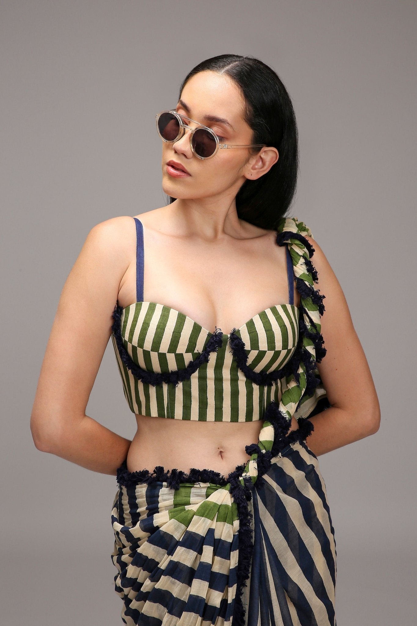 Egg-Shell Corset & Dual Striped Saree Set (2 PCS) - CiceroniSaree SetMATI