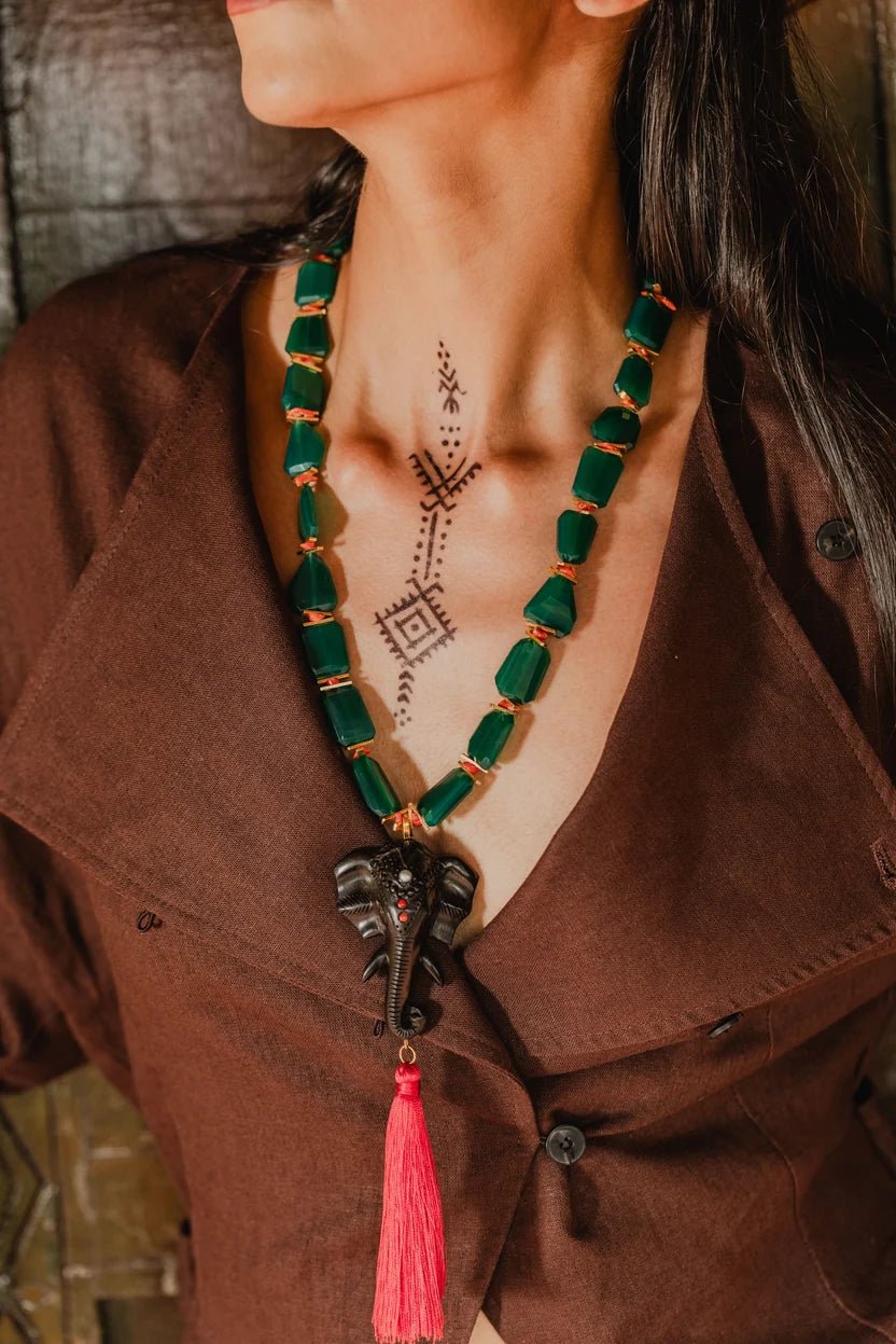 Elephant Lariat in Ebony - CiceroniNecklaceUnbent