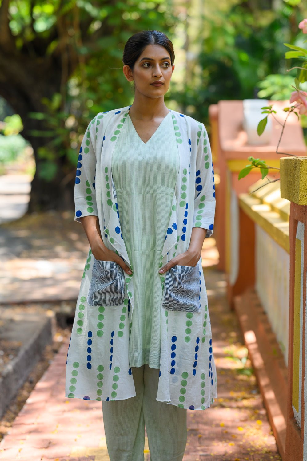 Esmeralda Dot Art Overlay - CiceroniJacketsRaga & Co.